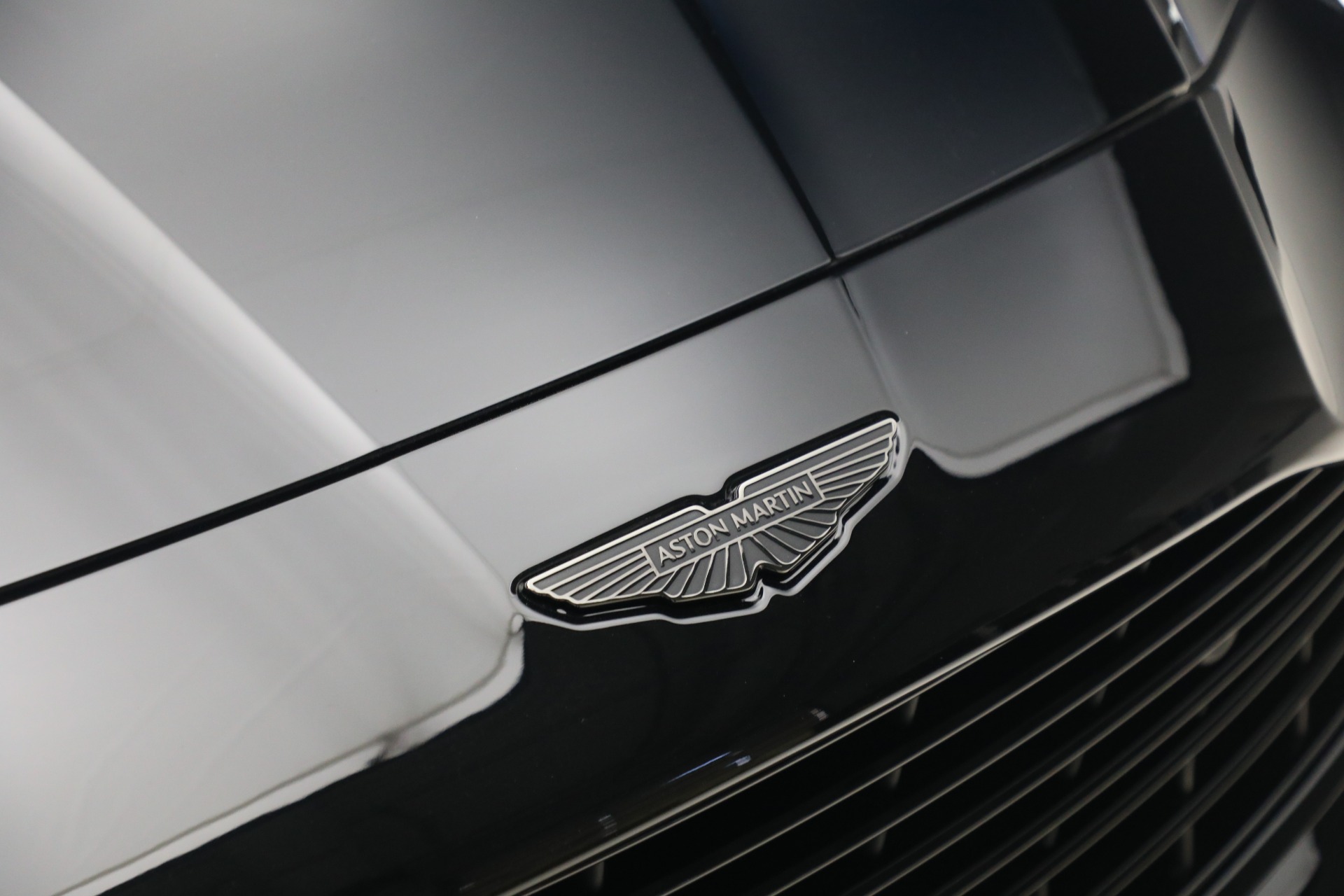 Used-2025-Aston-Martin-Vanquish