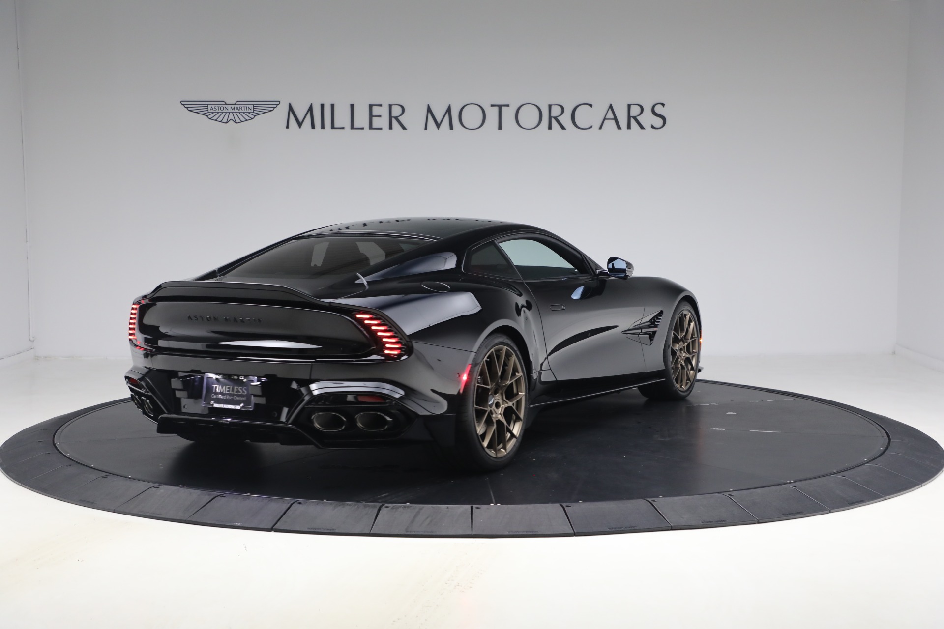 Used-2025-Aston-Martin-Vanquish