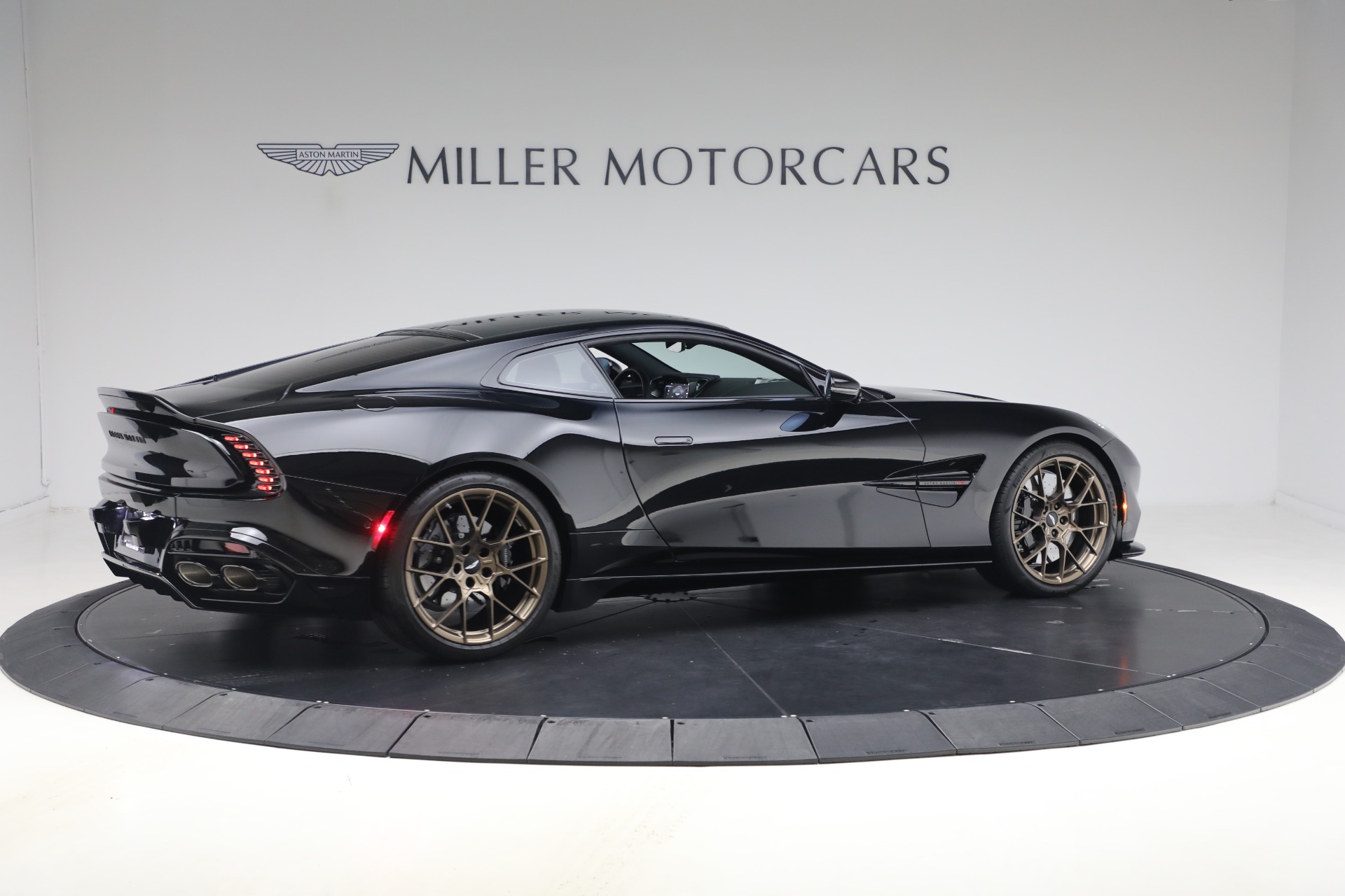 Used-2025-Aston-Martin-Vanquish