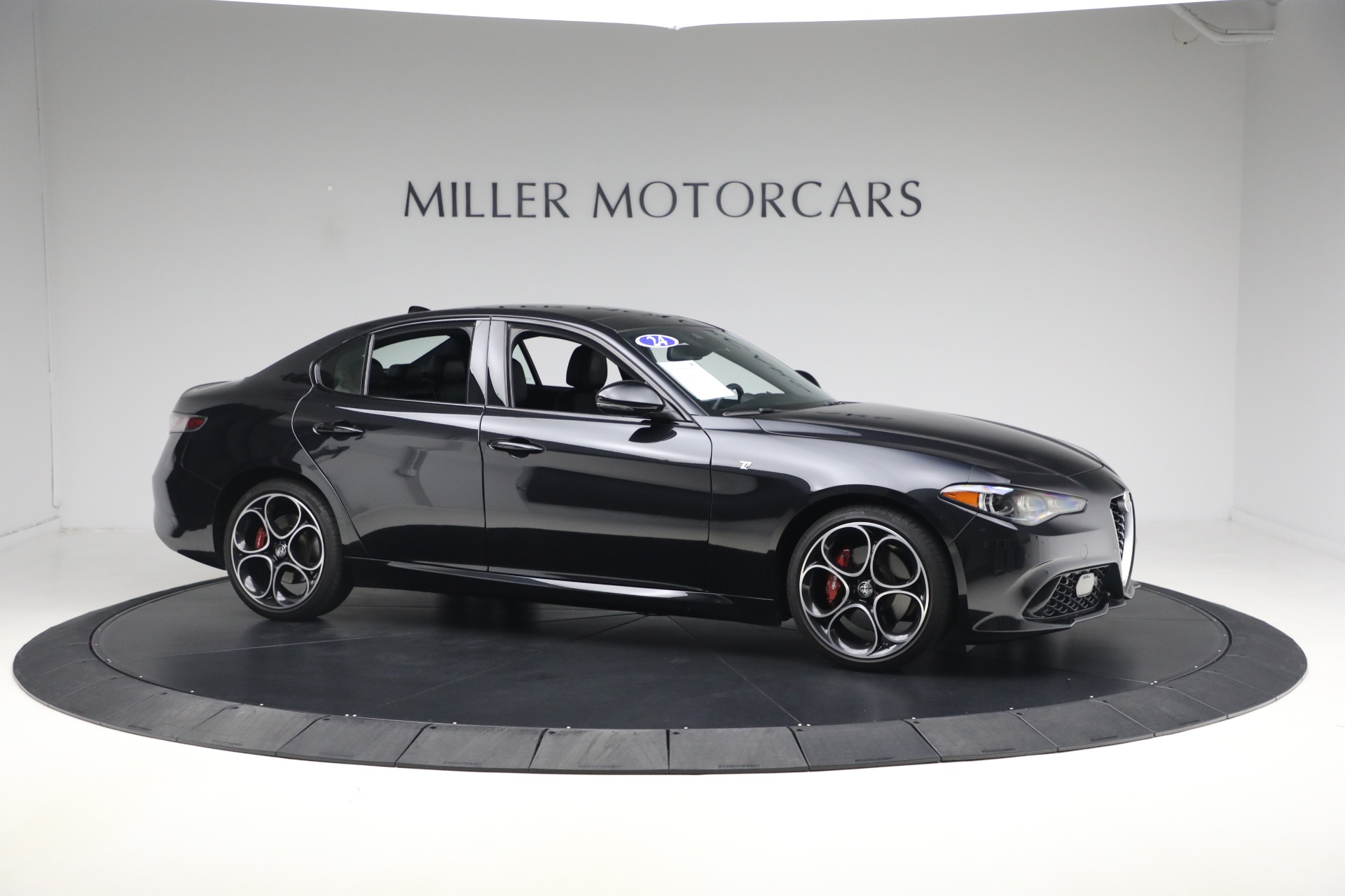 Used-2024-Alfa-Romeo-Giulia-Ti