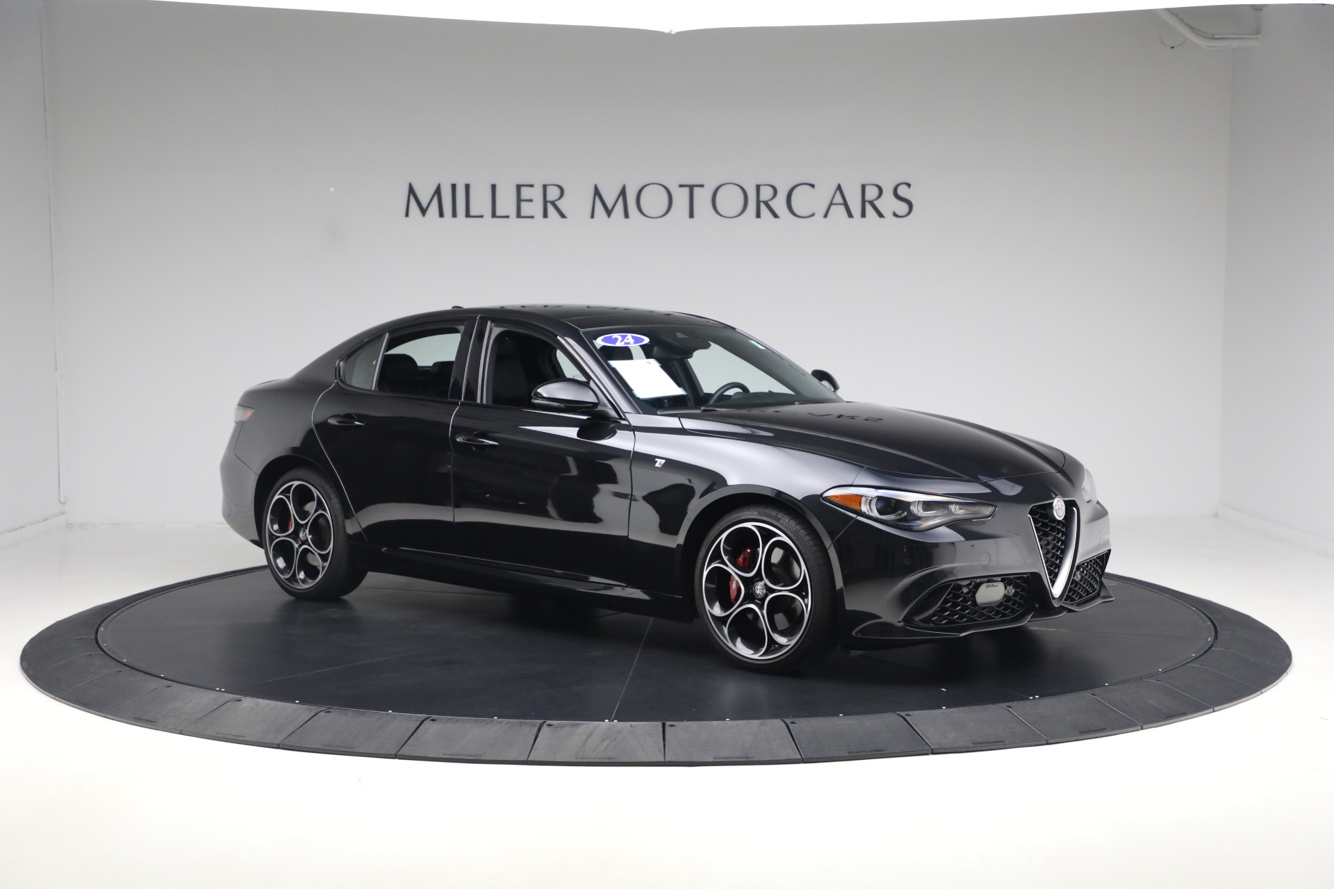 Used-2024-Alfa-Romeo-Giulia-Ti