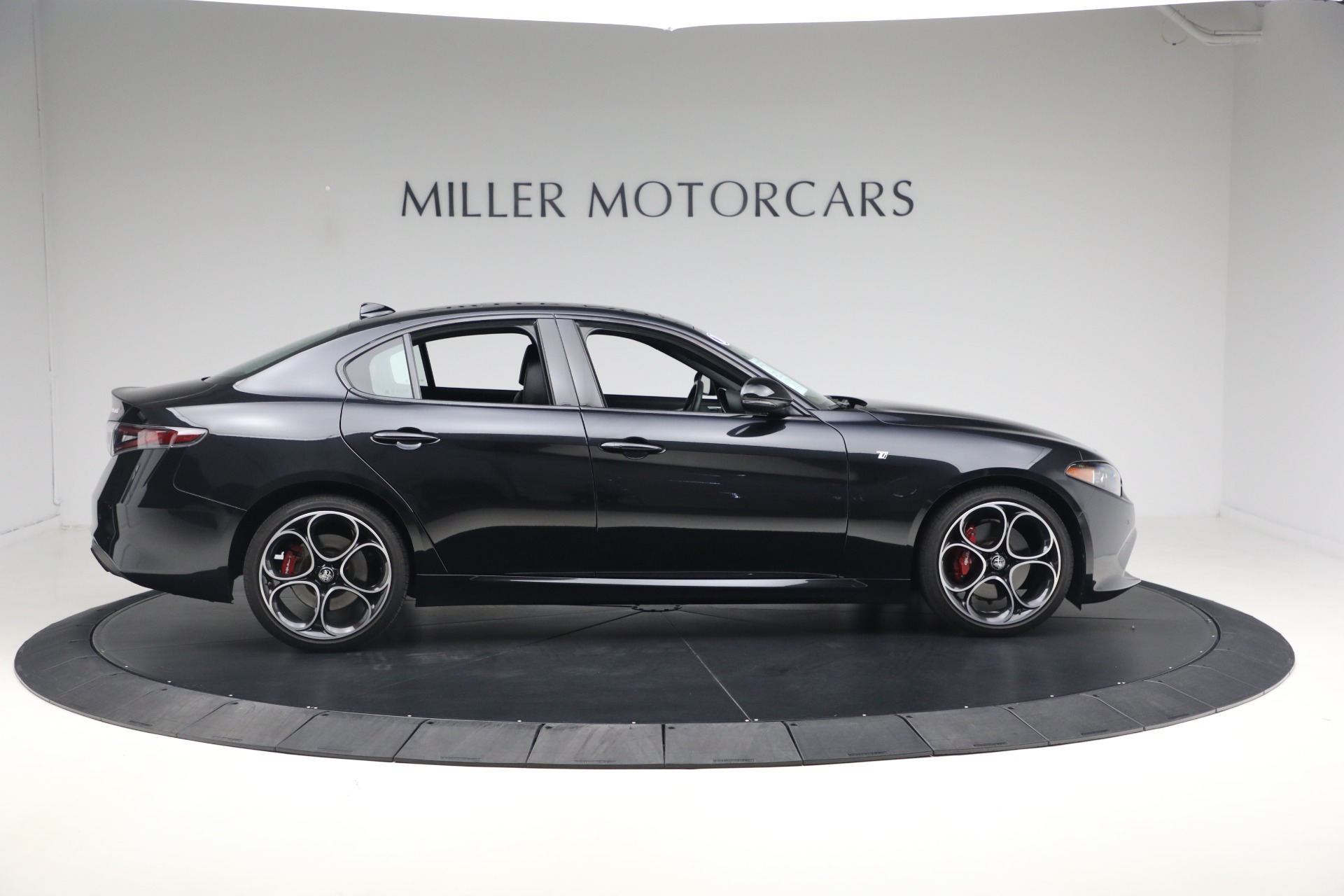 Used-2024-Alfa-Romeo-Giulia-Ti