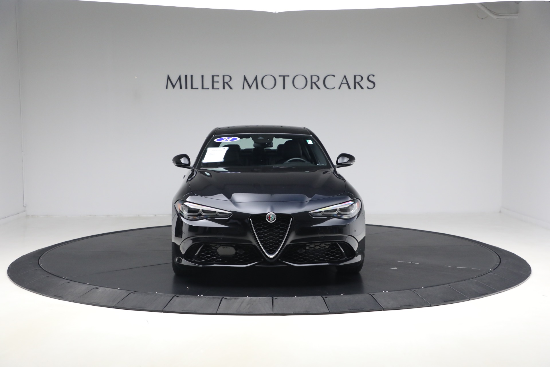 Used-2024-Alfa-Romeo-Giulia-Ti