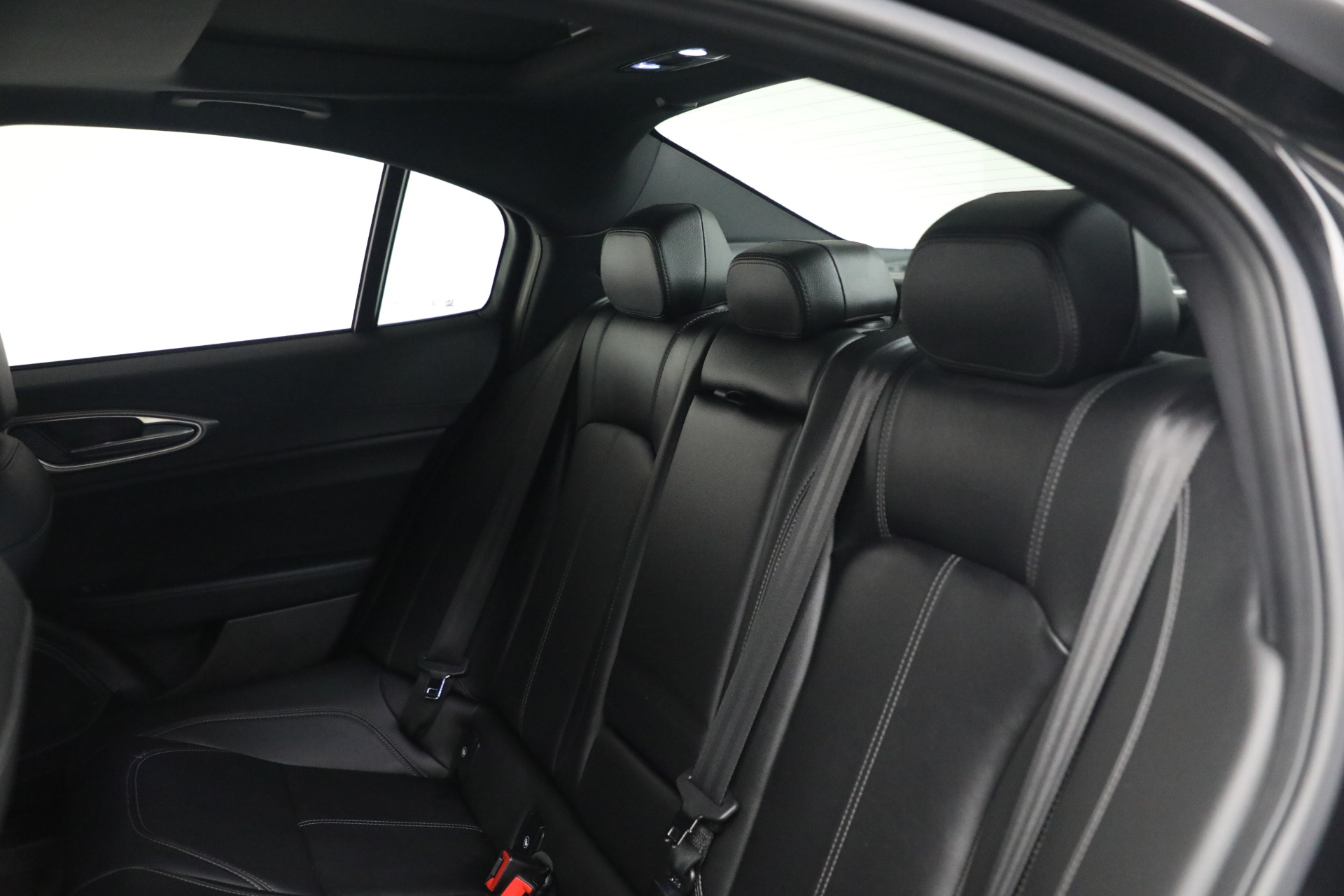 Used-2024-Alfa-Romeo-Giulia-Ti