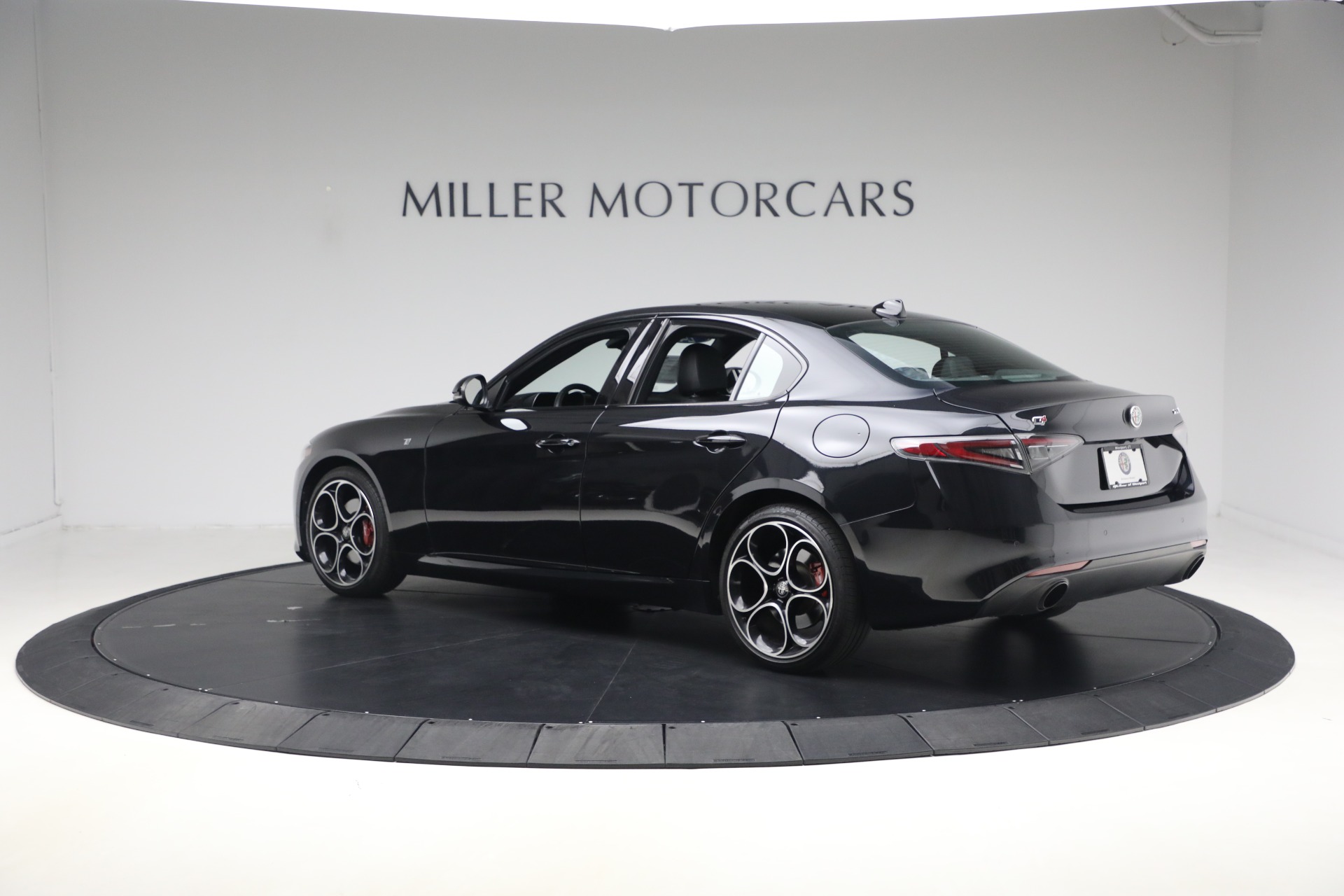 Used-2024-Alfa-Romeo-Giulia-Ti