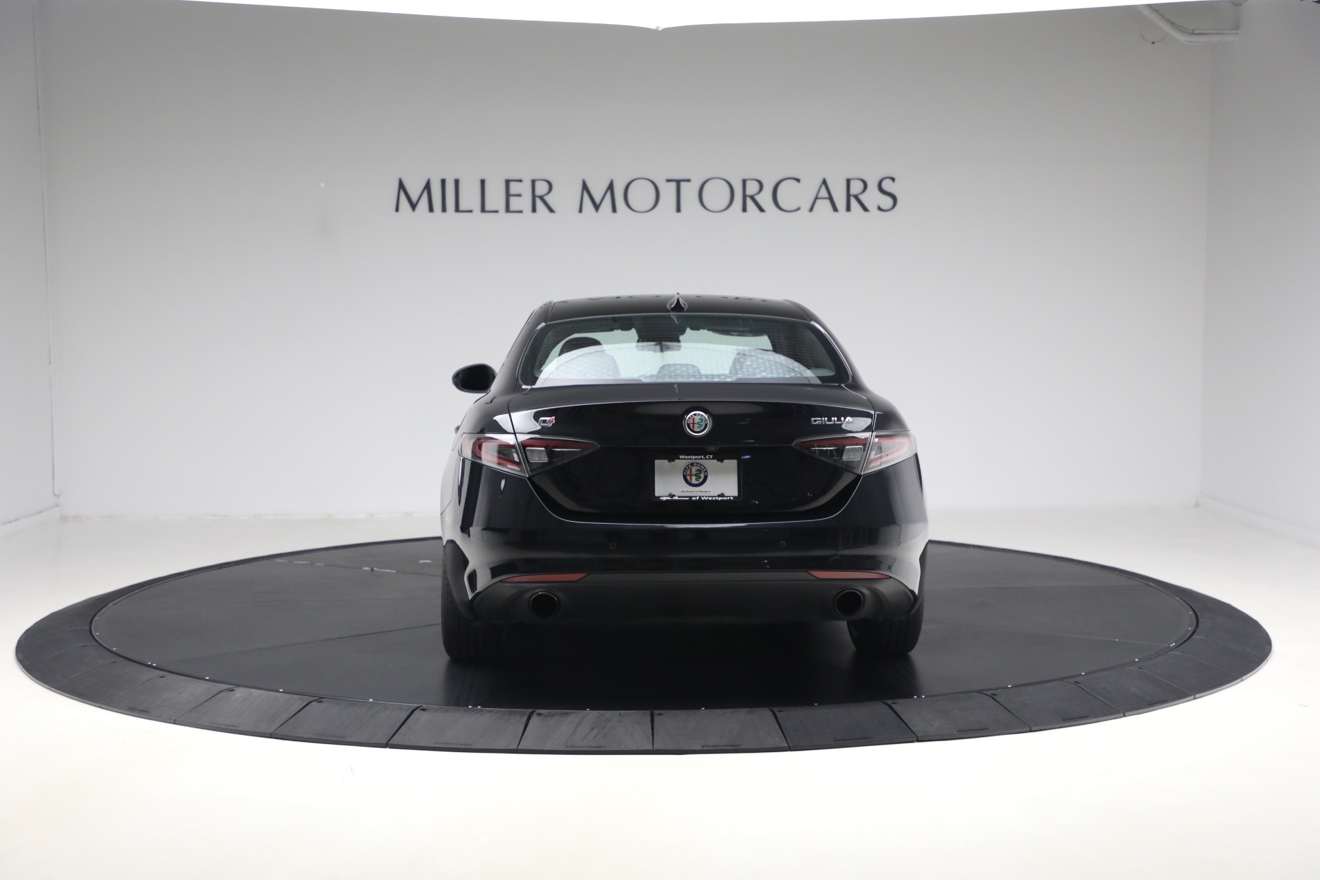 Used-2024-Alfa-Romeo-Giulia-Ti