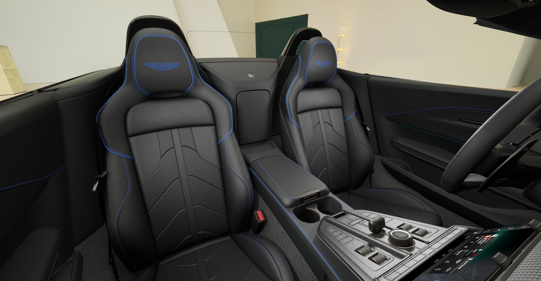 New-2026-Aston-Martin-Vantage-Roadster
