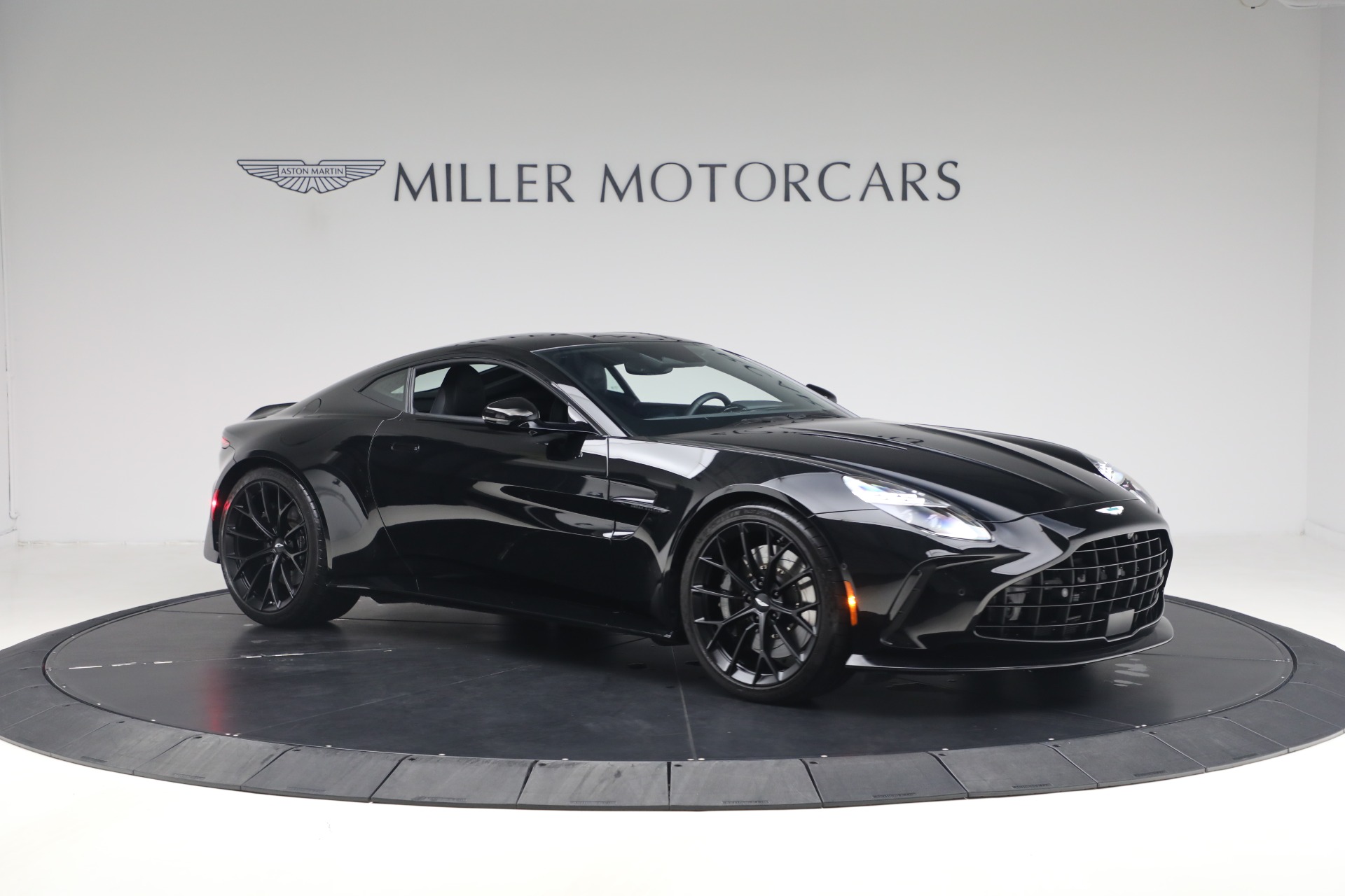 Used-2025-Aston-Martin-Vantage
