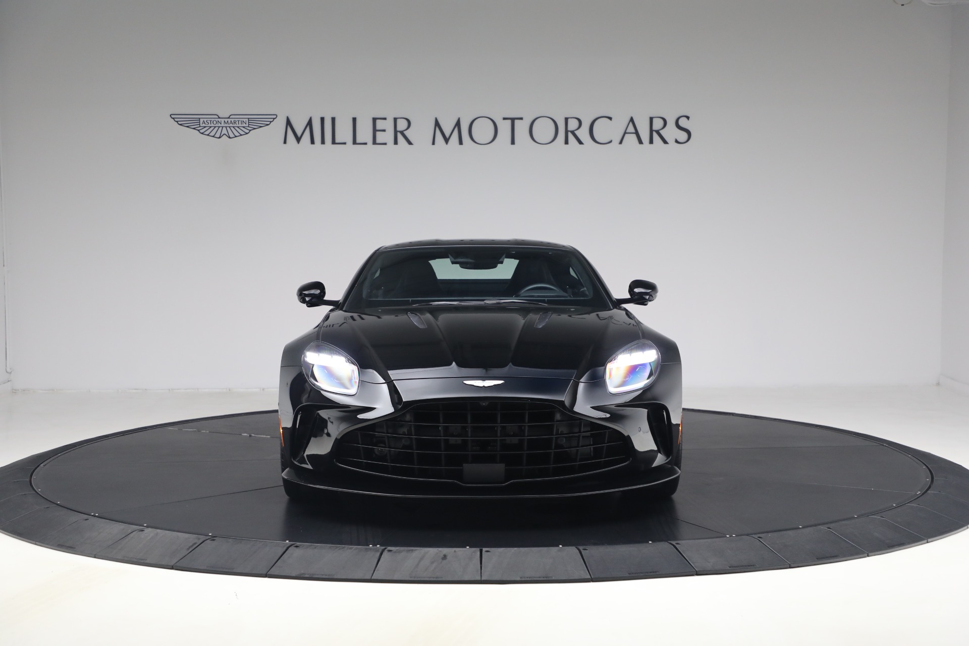 Used-2025-Aston-Martin-Vantage