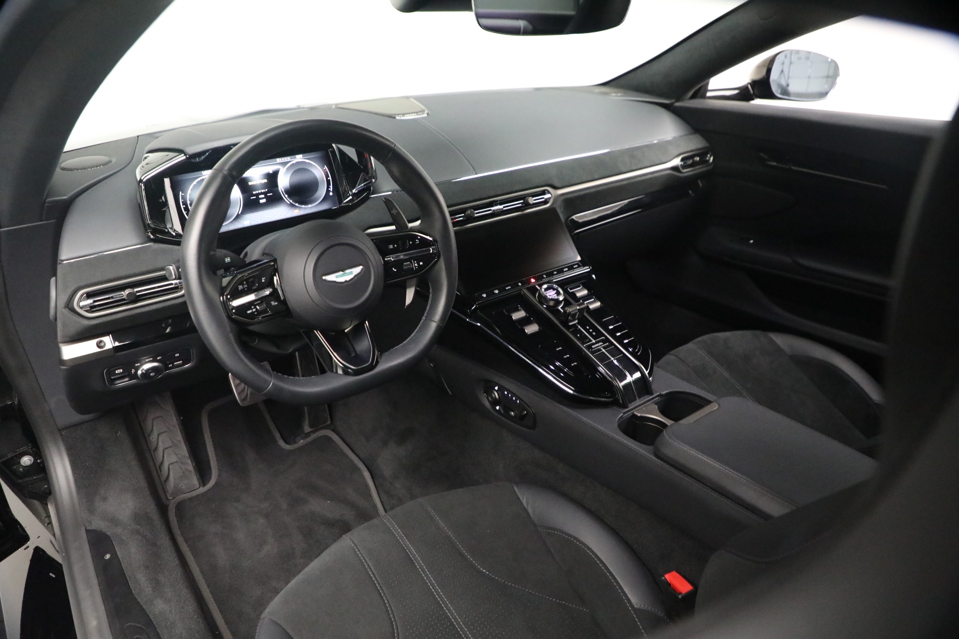 Used-2025-Aston-Martin-Vantage
