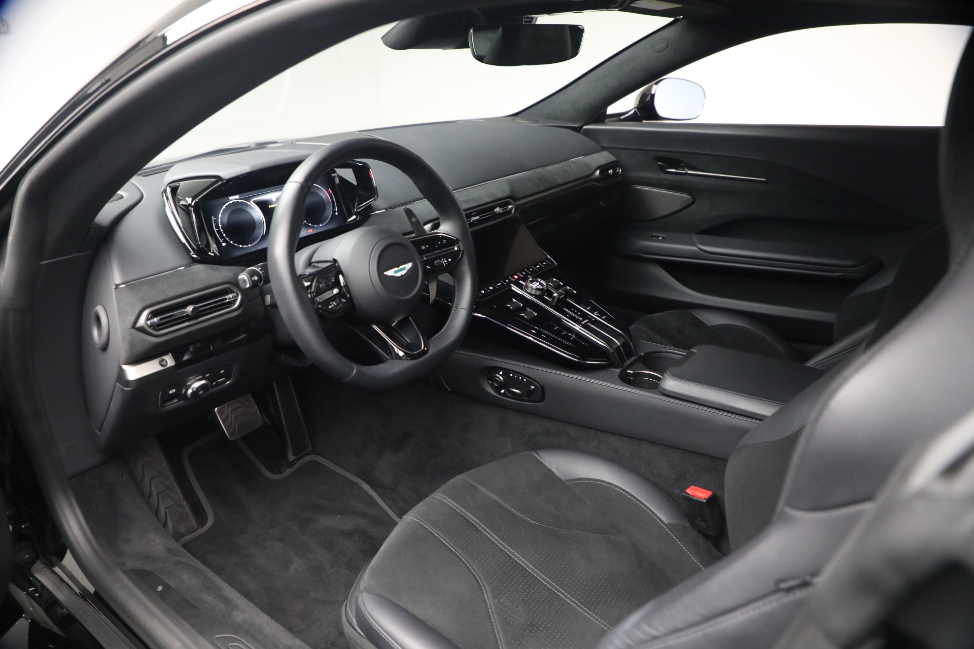 Used-2025-Aston-Martin-Vantage