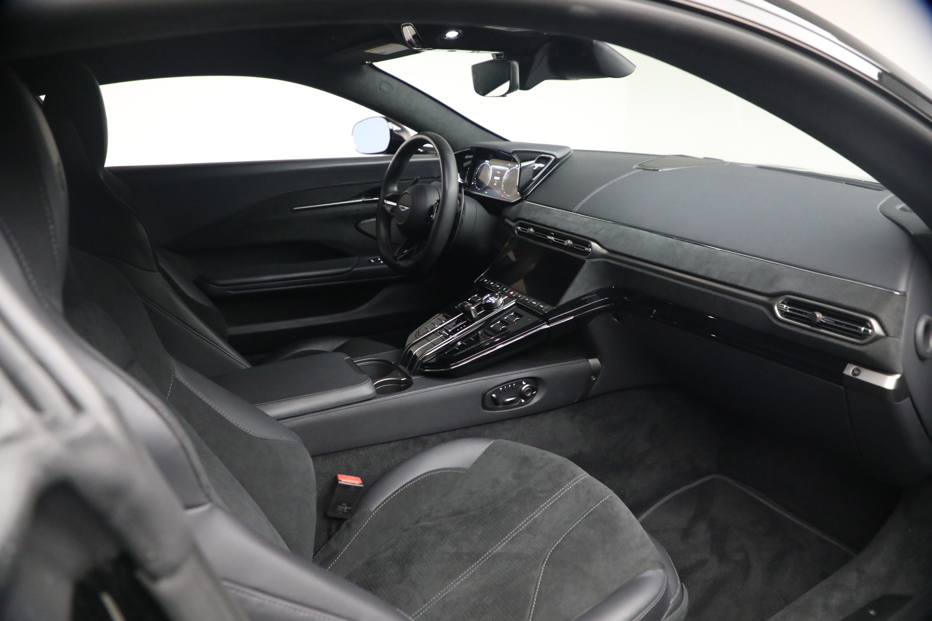 Used-2025-Aston-Martin-Vantage