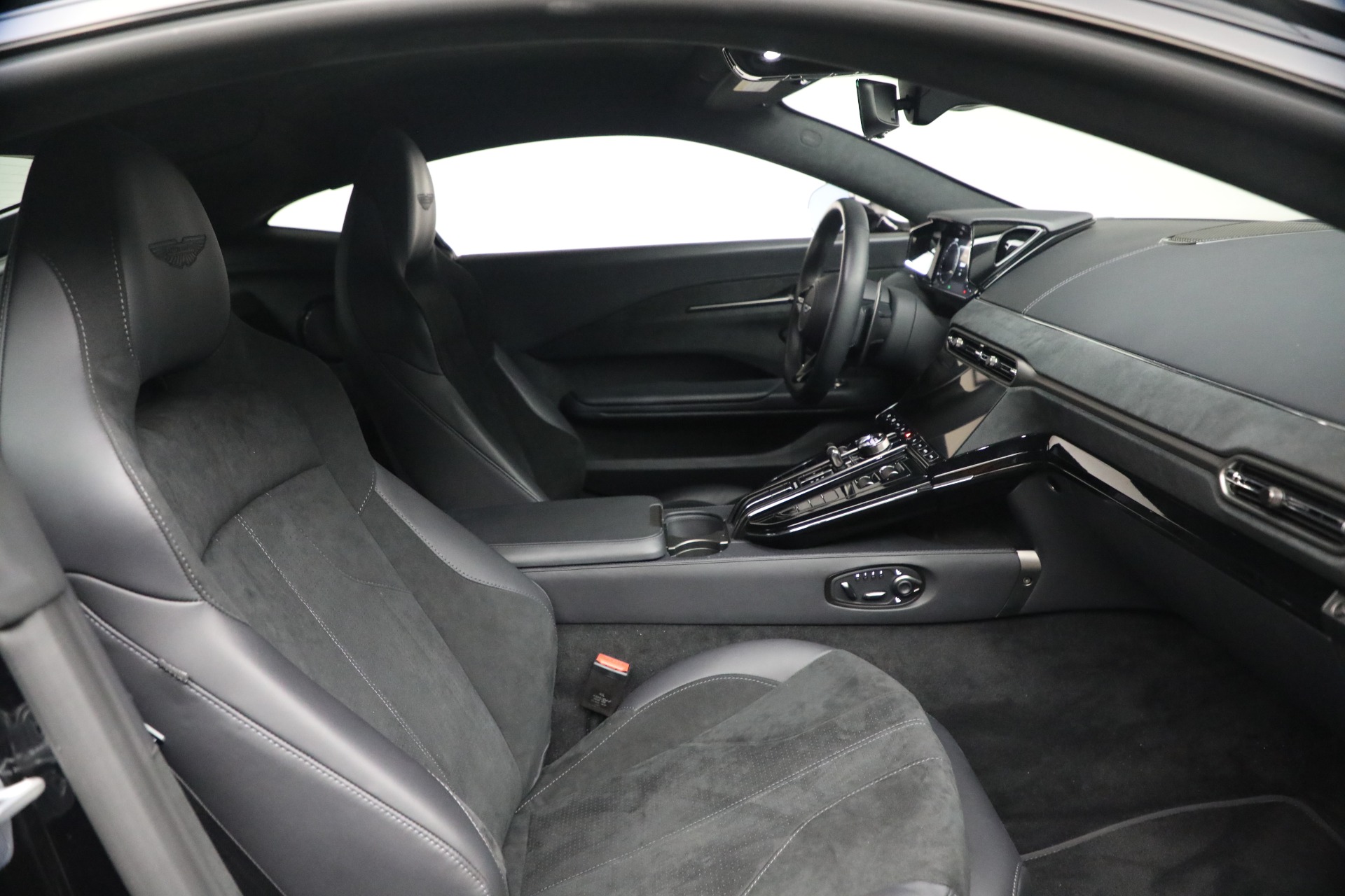 Used-2025-Aston-Martin-Vantage