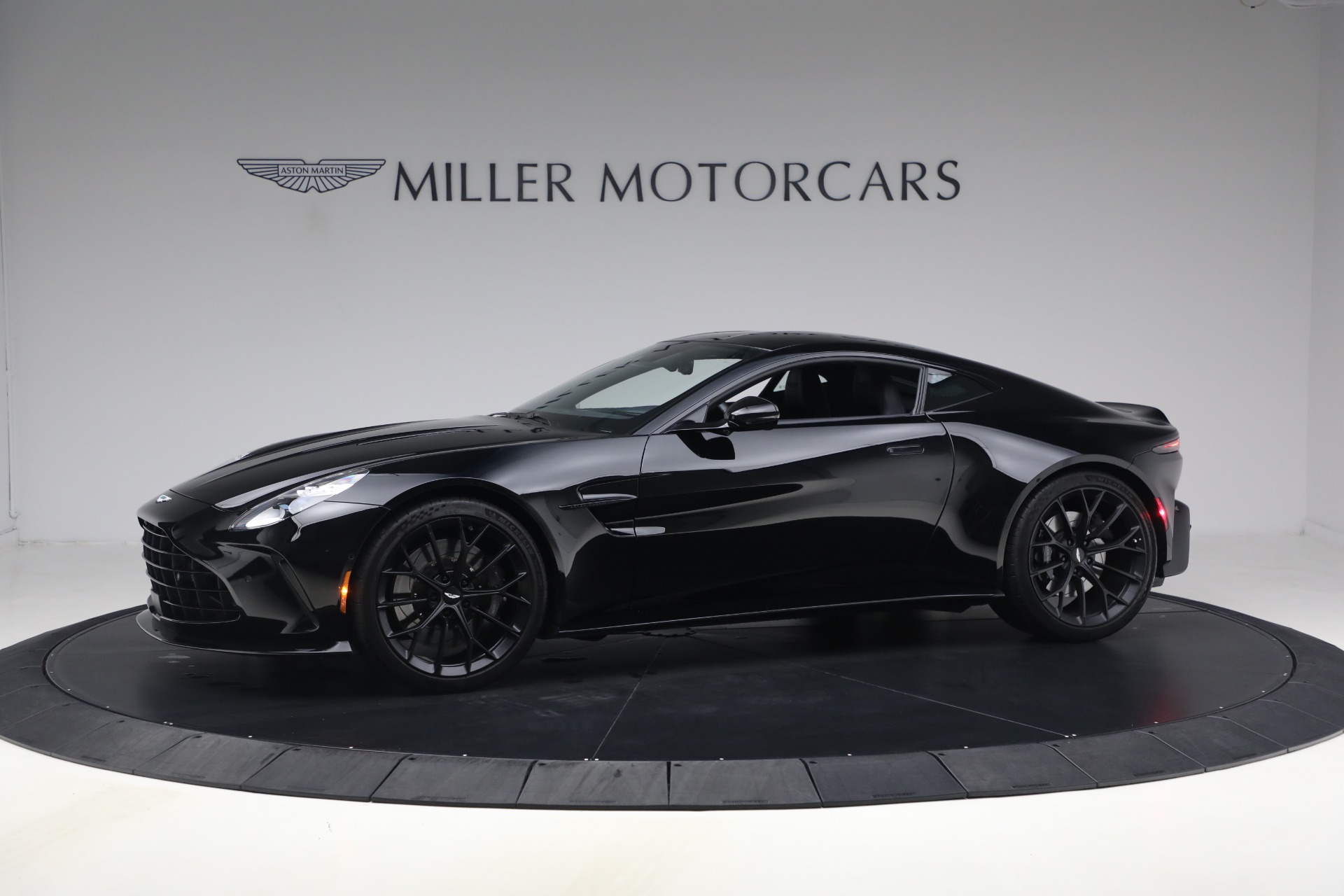 Used-2025-Aston-Martin-Vantage