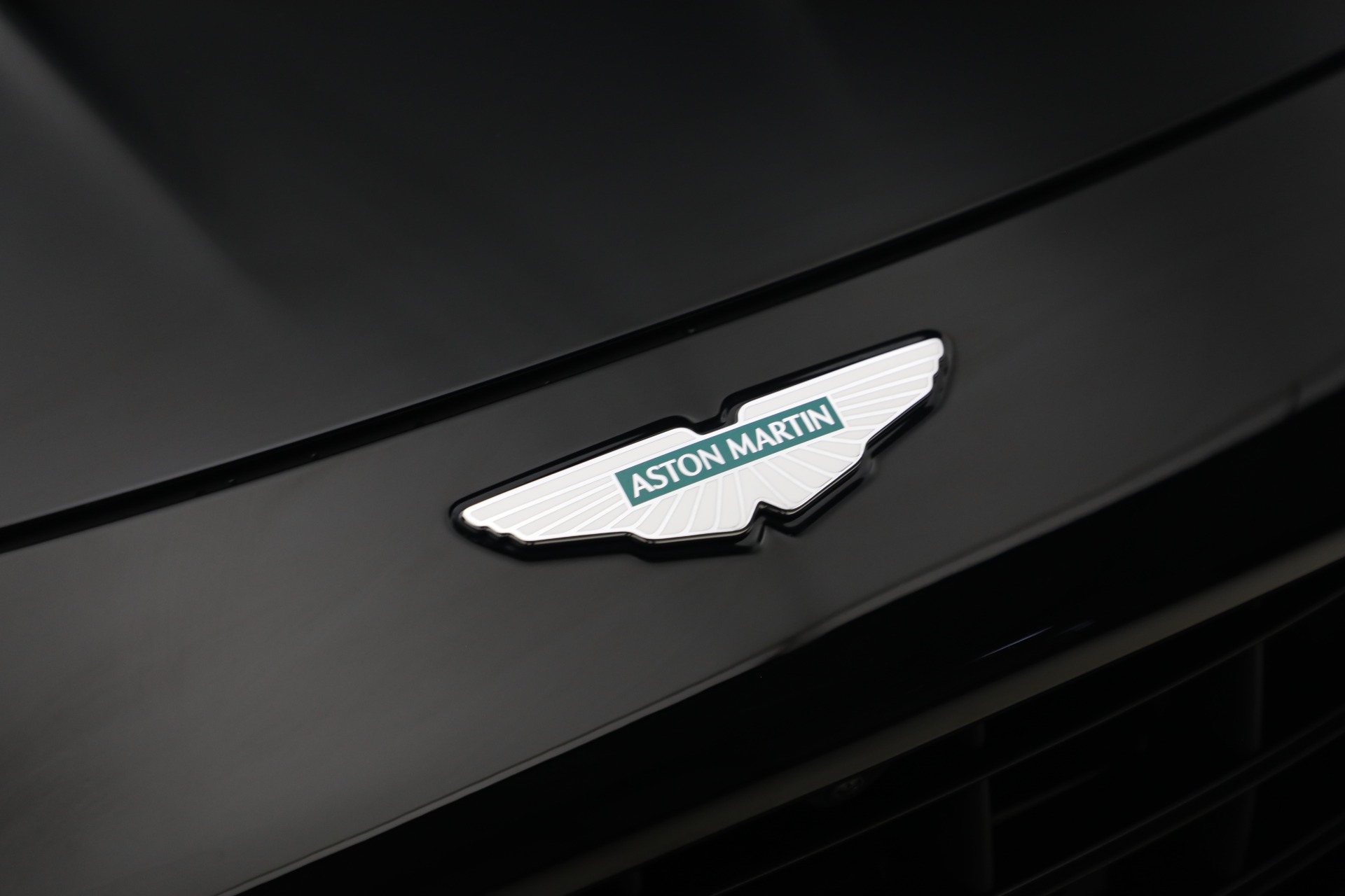 Used-2025-Aston-Martin-Vantage