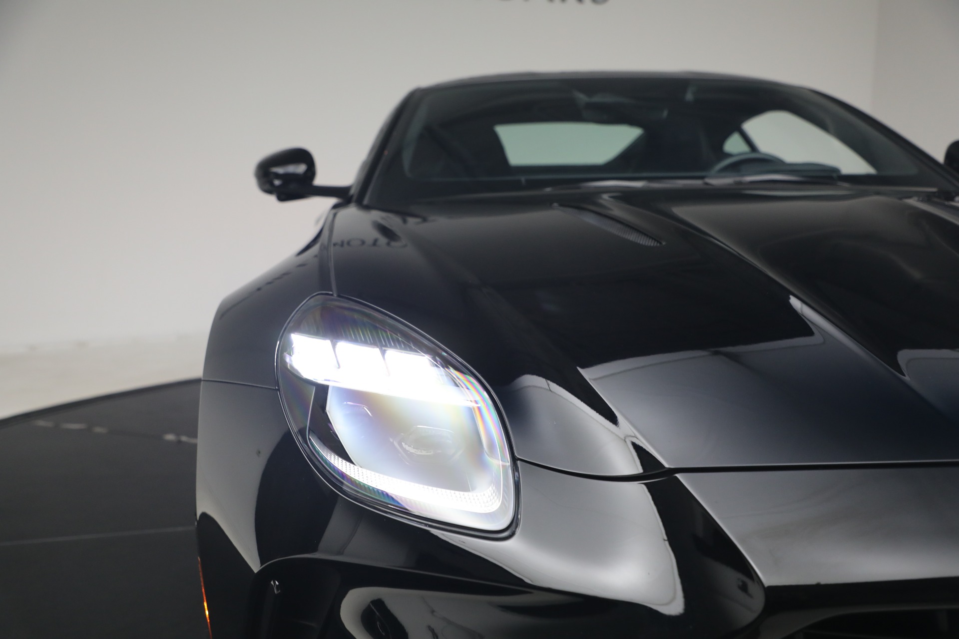 Used-2025-Aston-Martin-Vantage