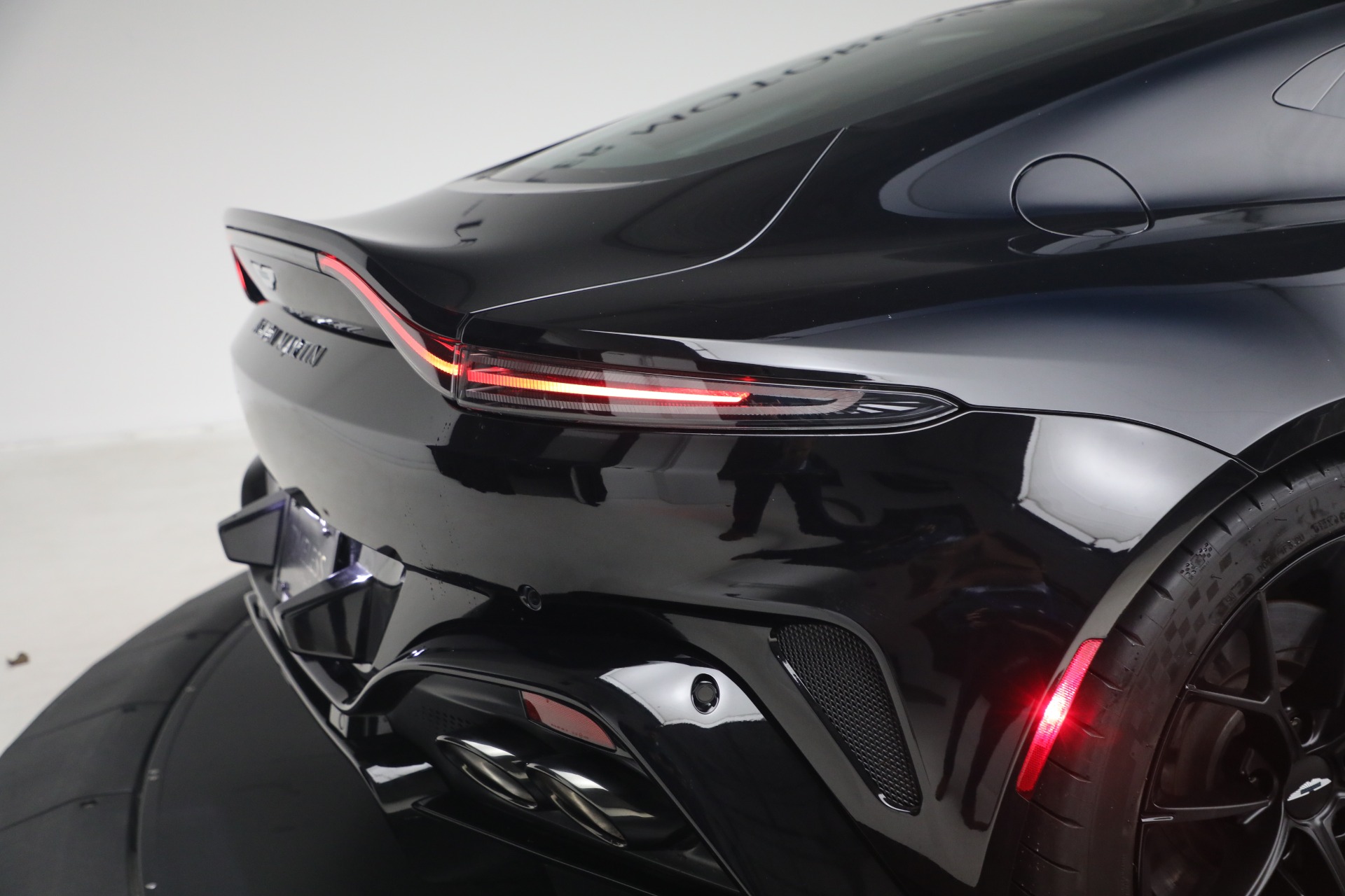 Used-2025-Aston-Martin-Vantage