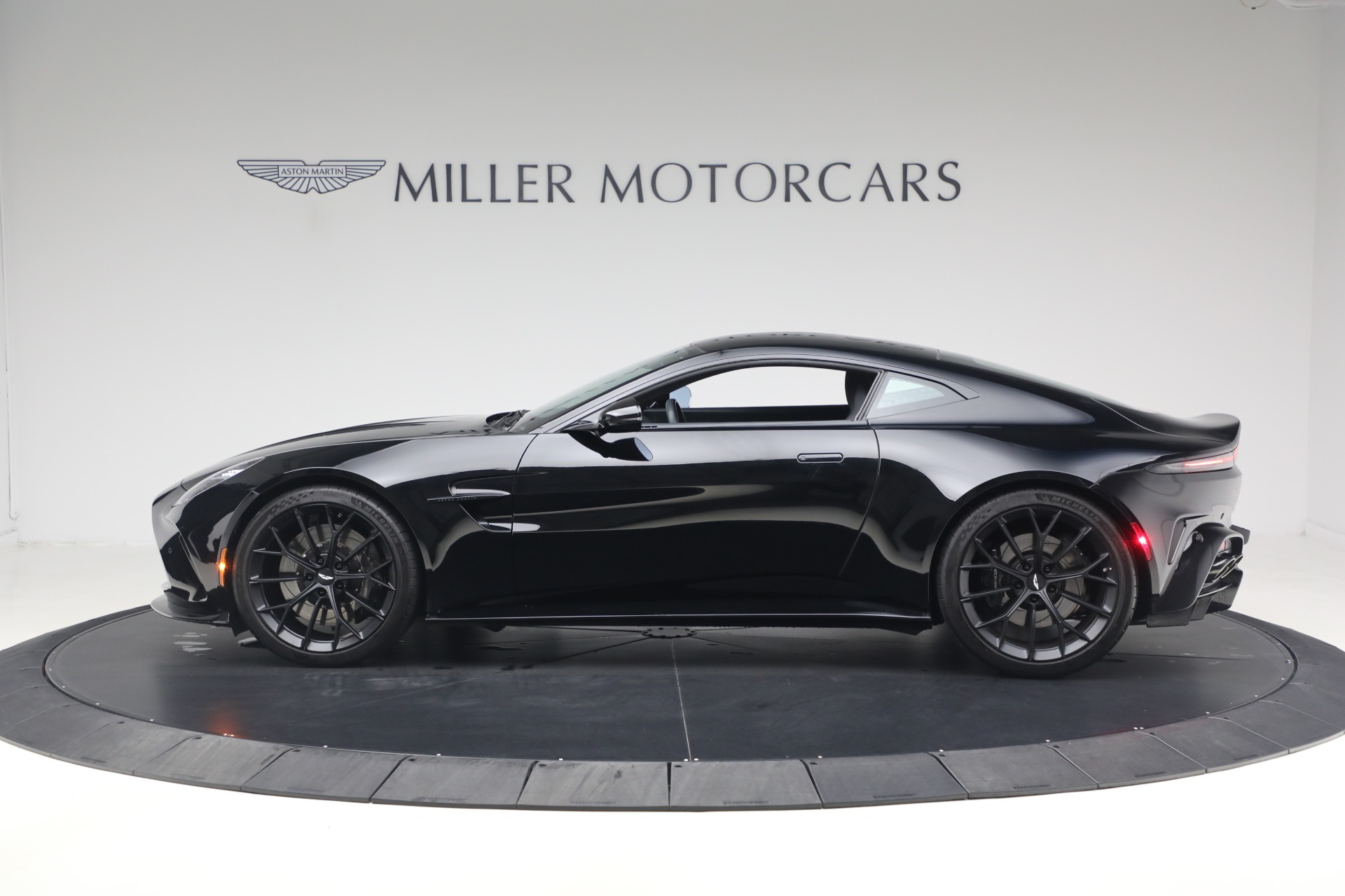 Used-2025-Aston-Martin-Vantage
