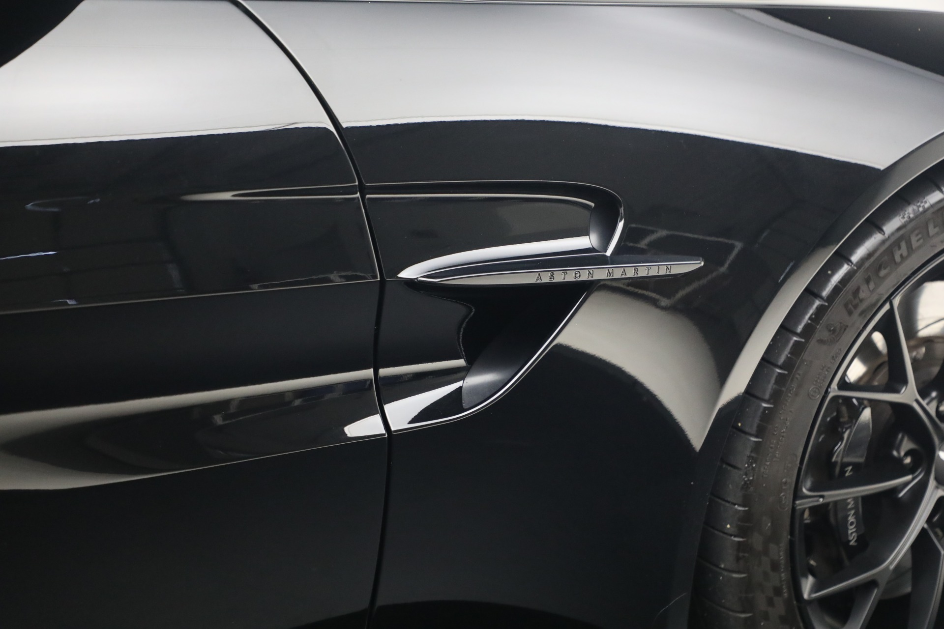 Used-2025-Aston-Martin-Vantage