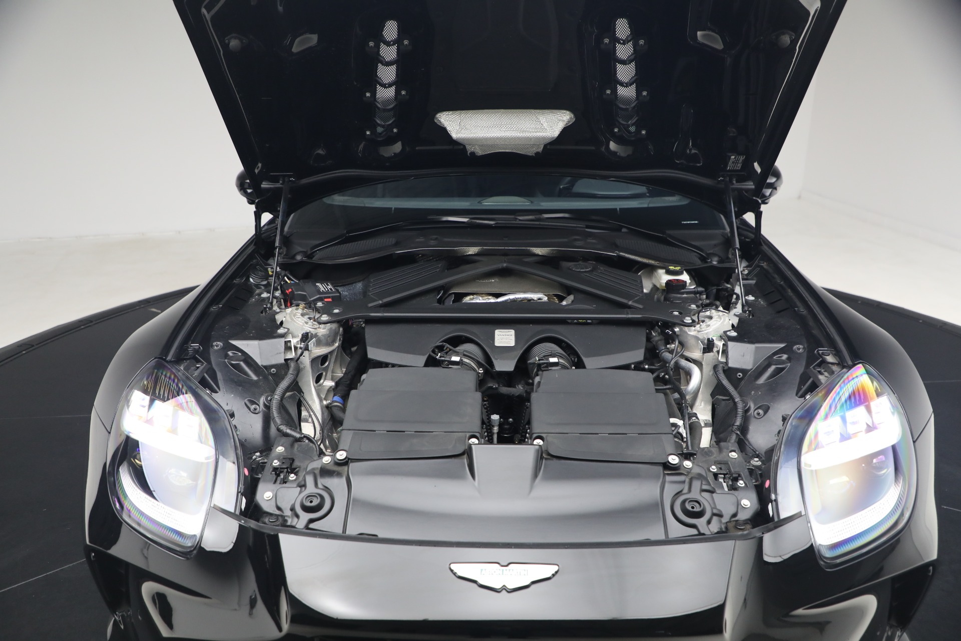 Used-2025-Aston-Martin-Vantage