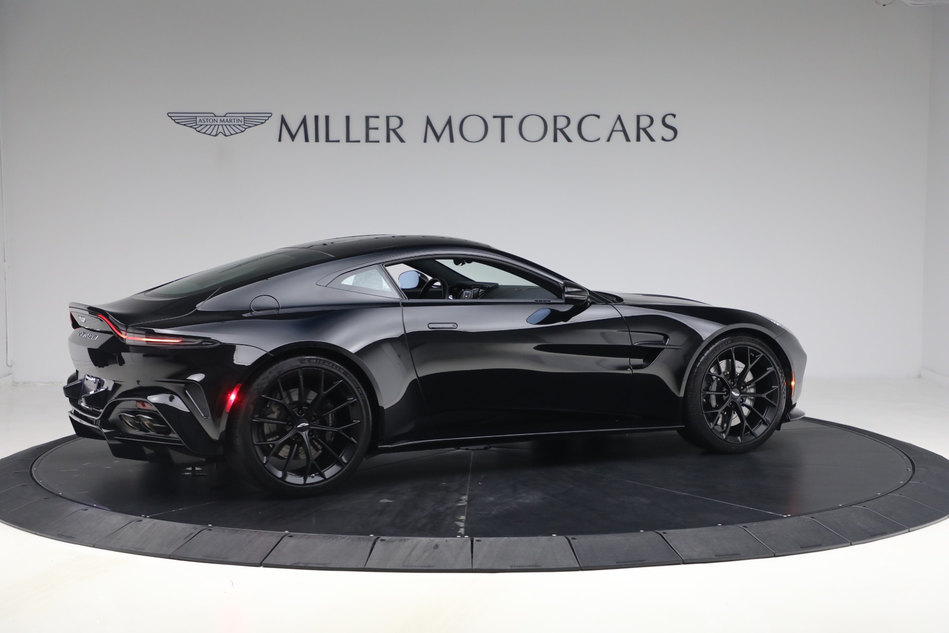 Used-2025-Aston-Martin-Vantage