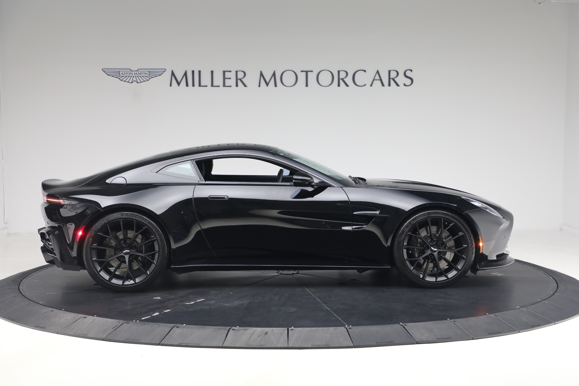 Used-2025-Aston-Martin-Vantage