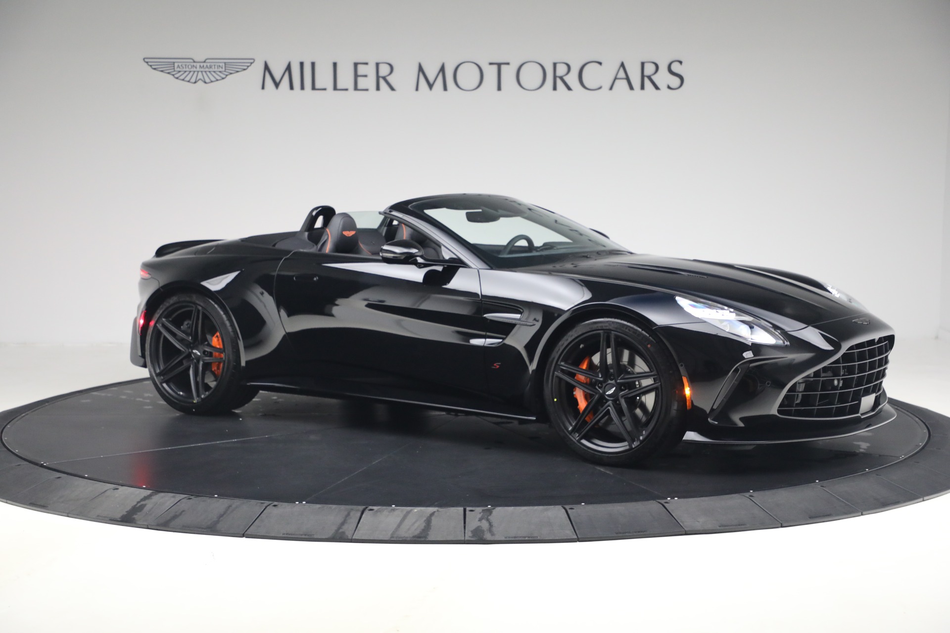 New-2026-Aston-Martin-Vantage-S-Roadster