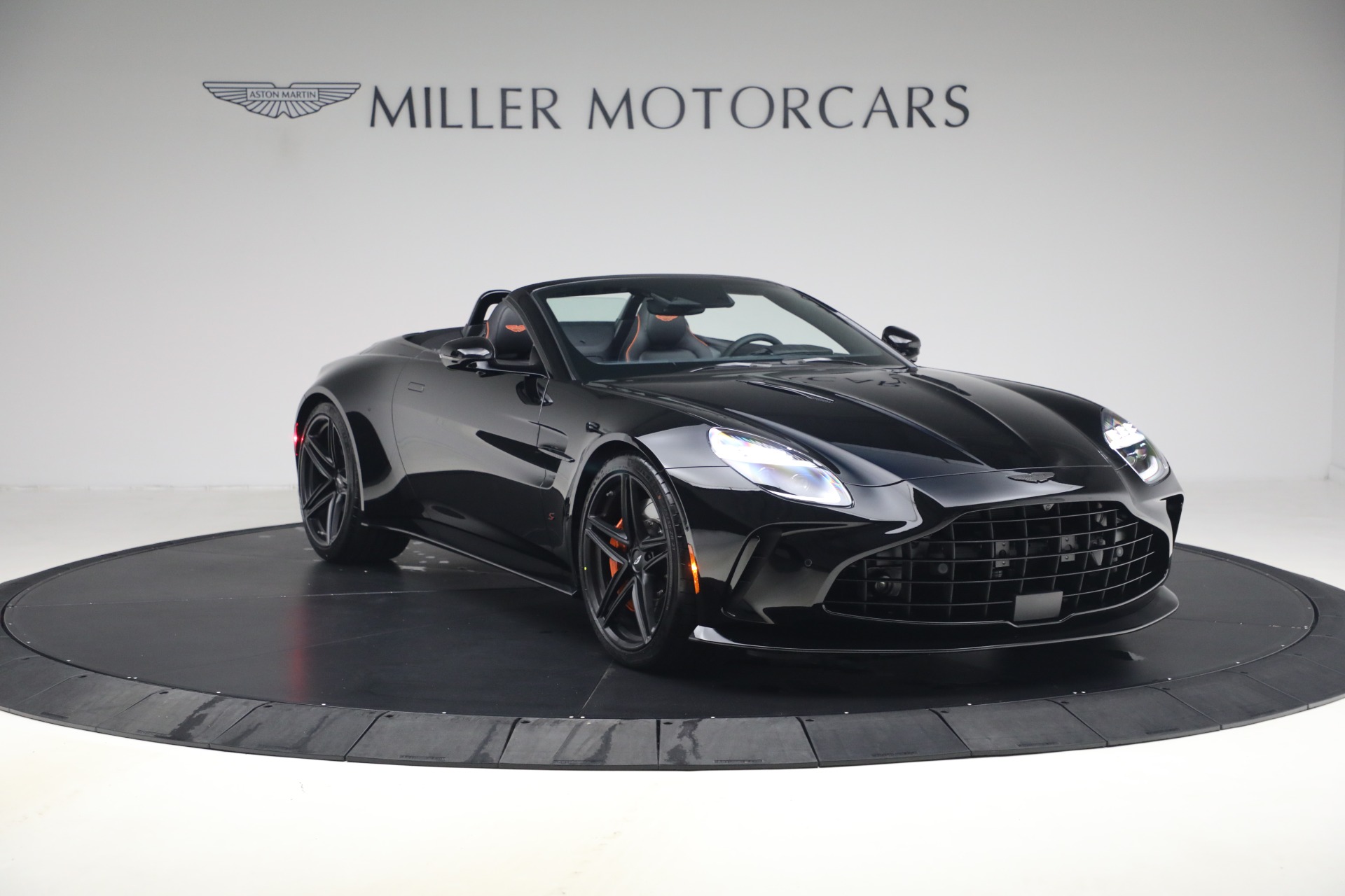 New-2026-Aston-Martin-Vantage-S-Roadster