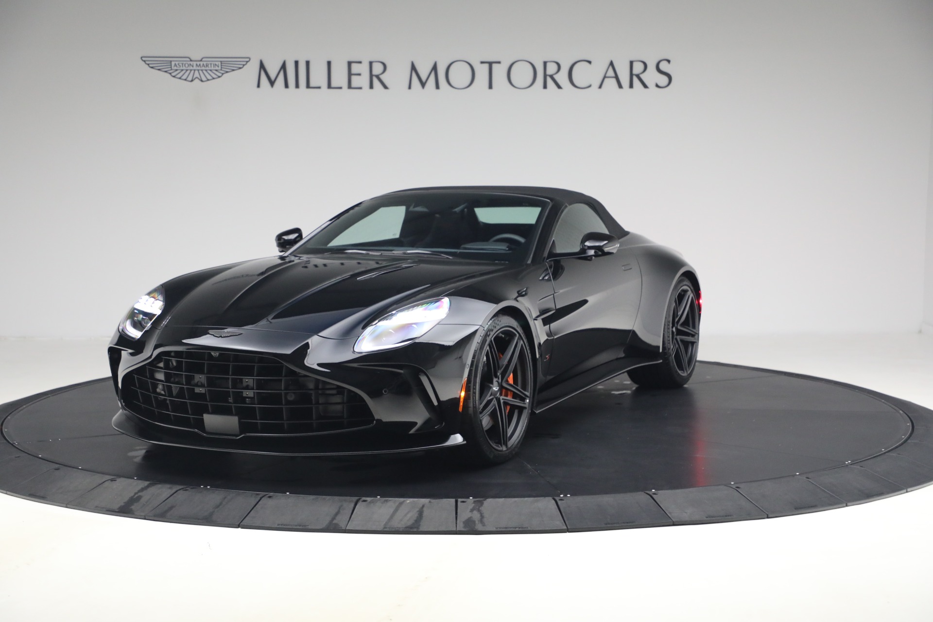 New-2026-Aston-Martin-Vantage-S-Roadster