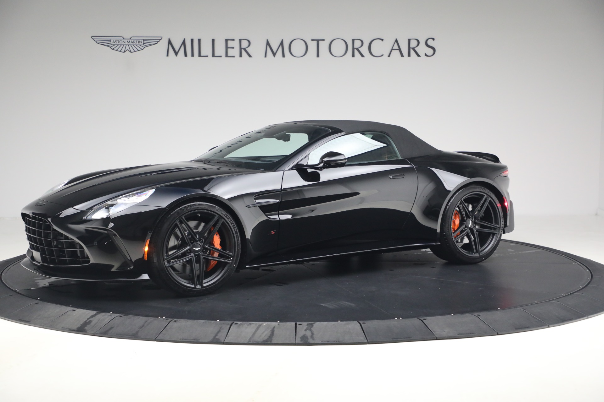 New-2026-Aston-Martin-Vantage-S-Roadster