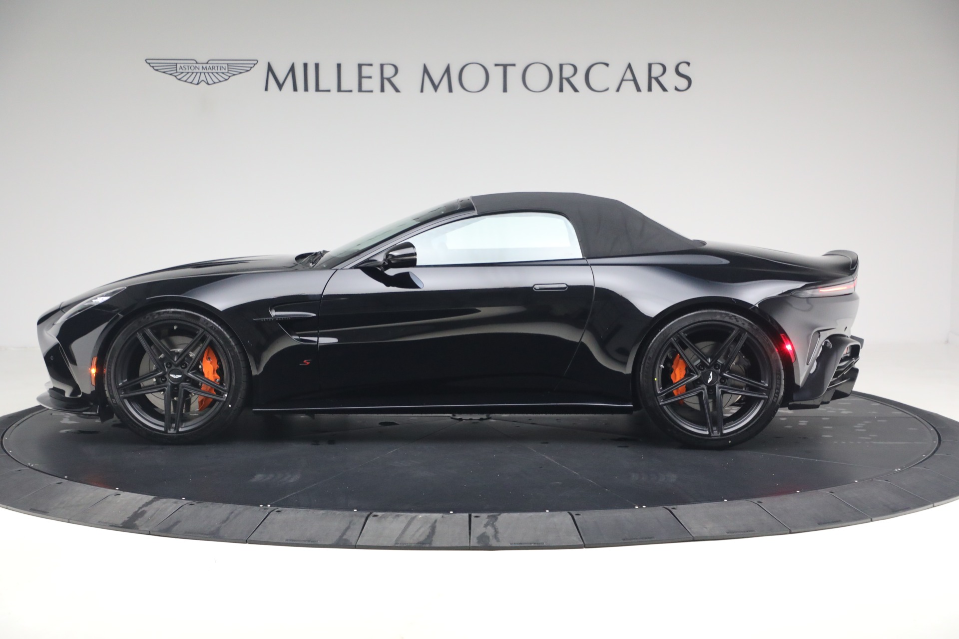 New-2026-Aston-Martin-Vantage-S-Roadster