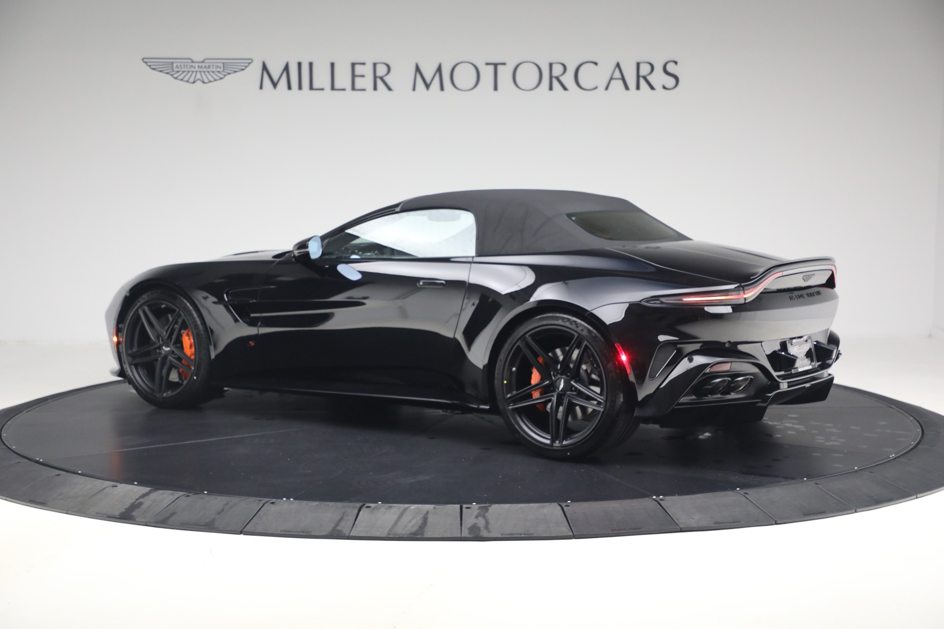 New-2026-Aston-Martin-Vantage-S-Roadster