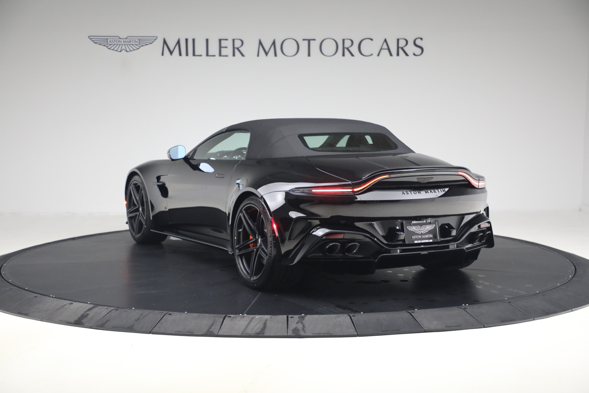 New-2026-Aston-Martin-Vantage-S-Roadster