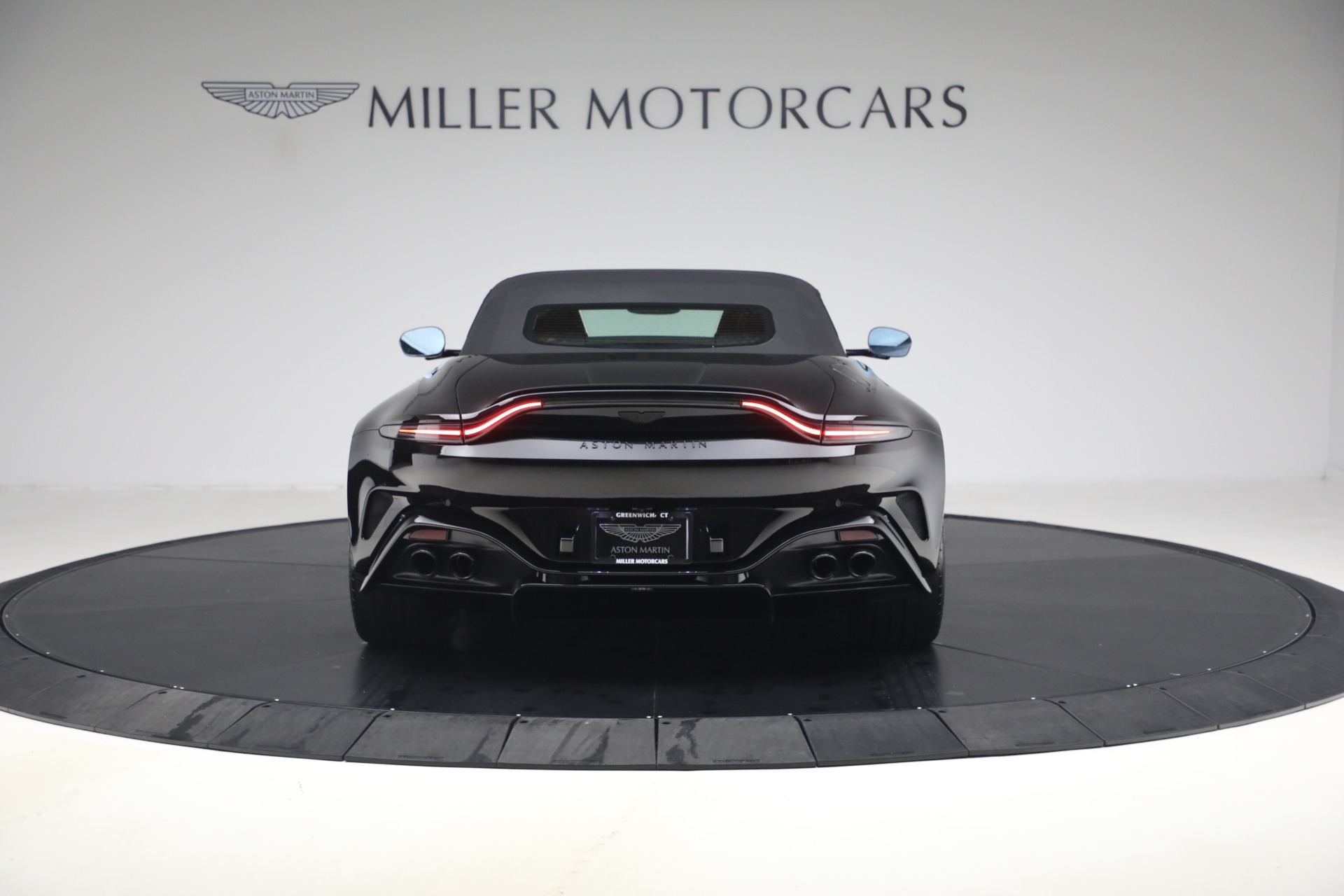 New-2026-Aston-Martin-Vantage-S-Roadster