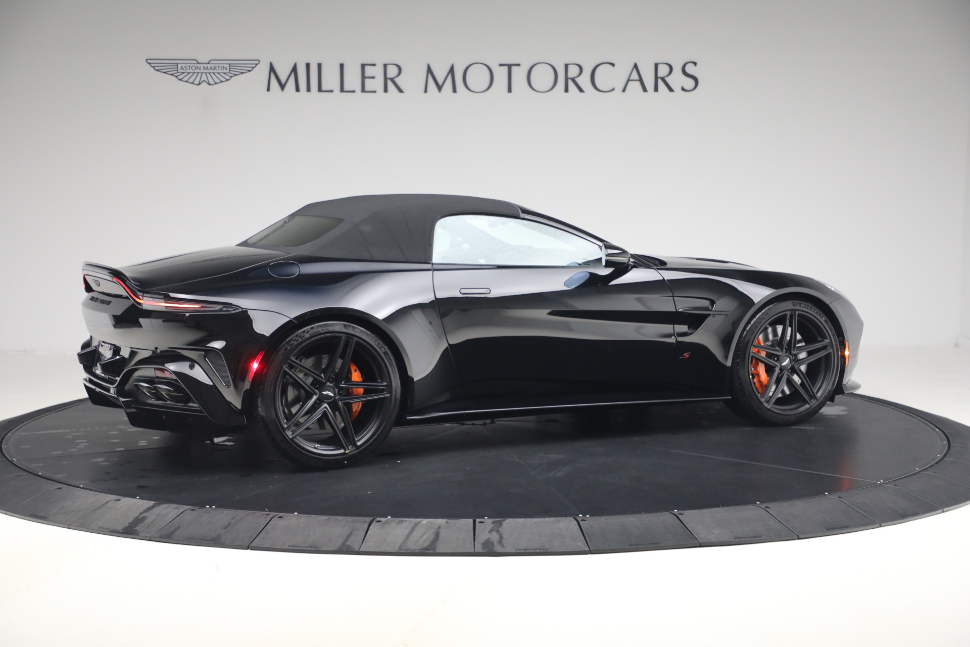 New-2026-Aston-Martin-Vantage-S-Roadster