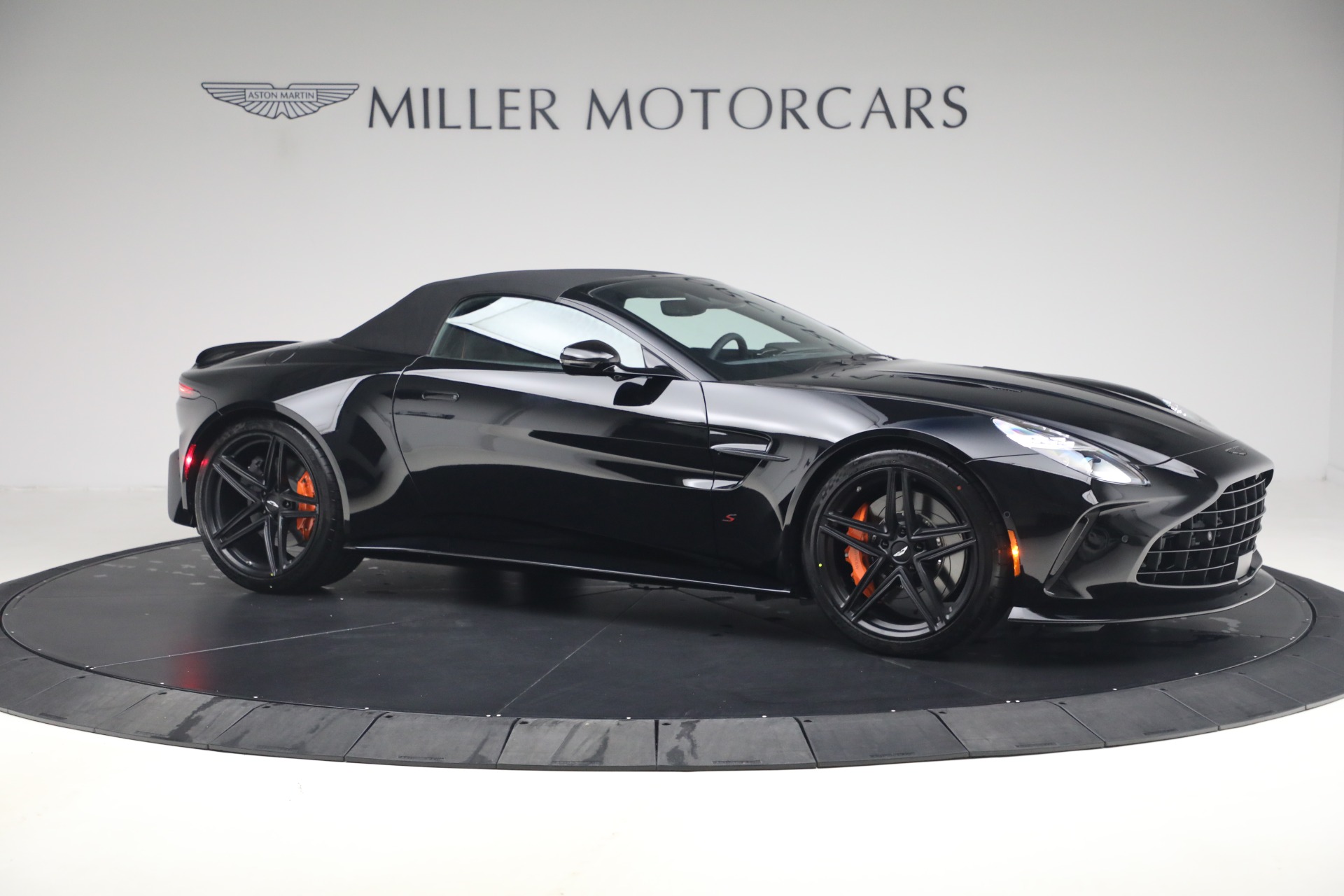 New-2026-Aston-Martin-Vantage-S-Roadster