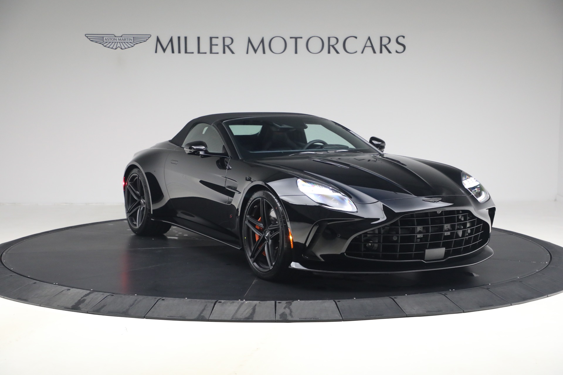 New-2026-Aston-Martin-Vantage-S-Roadster