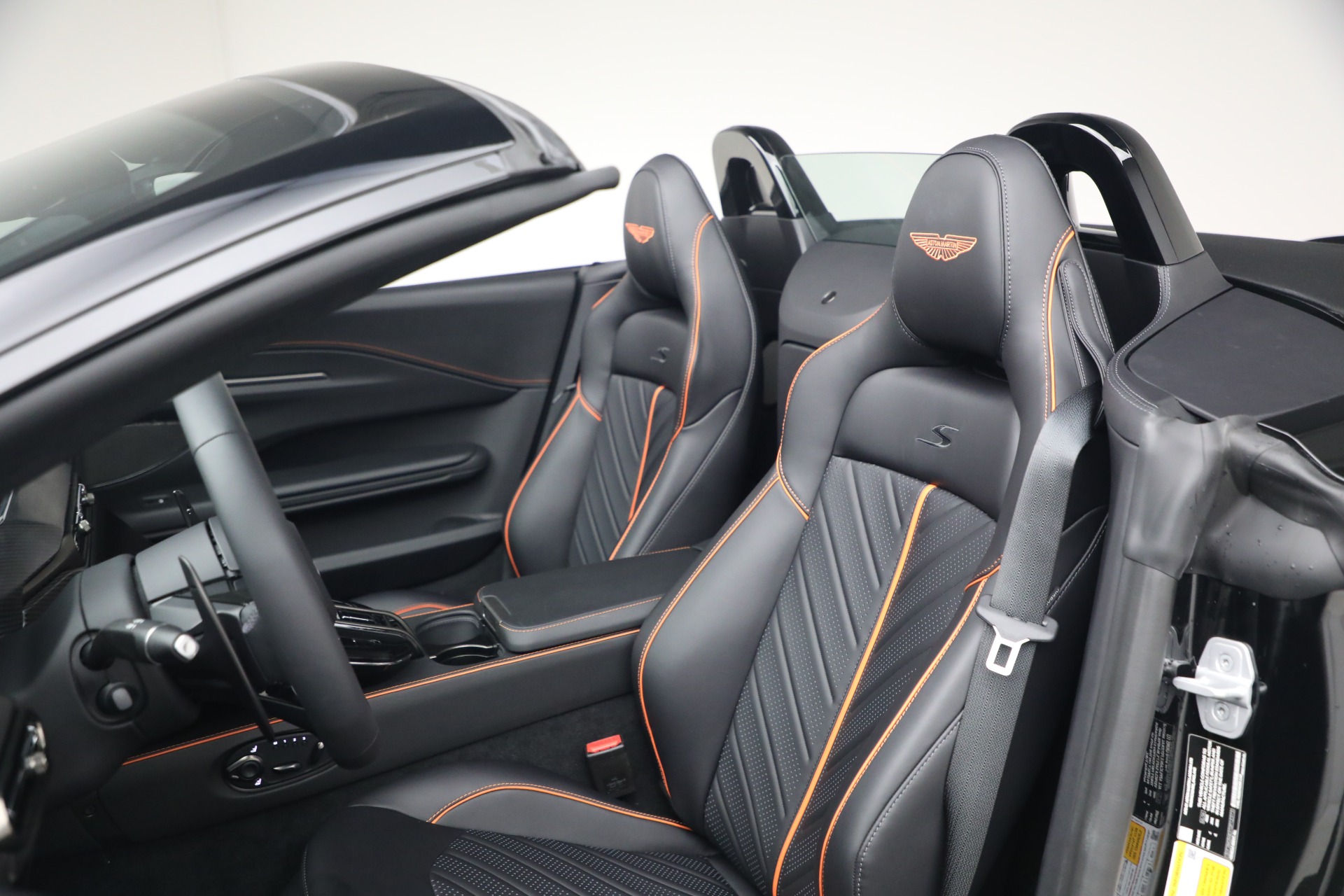 New-2026-Aston-Martin-Vantage-S-Roadster