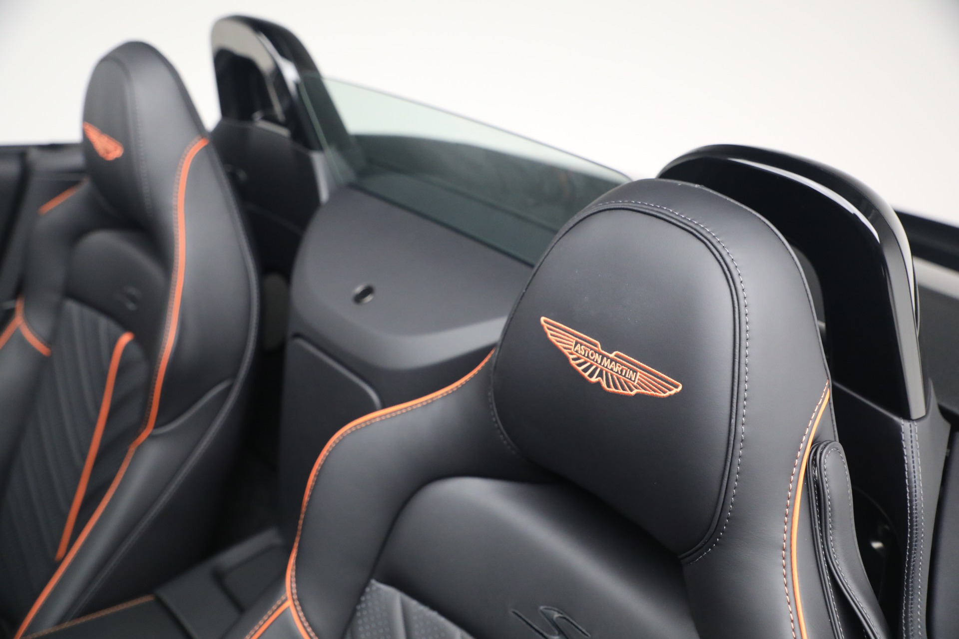 New-2026-Aston-Martin-Vantage-S-Roadster
