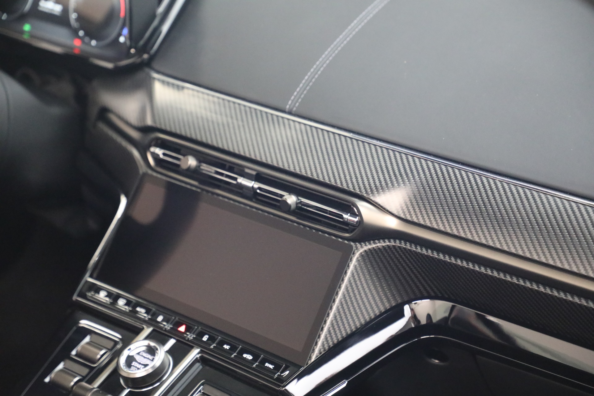 New-2026-Aston-Martin-Vantage-S-Roadster