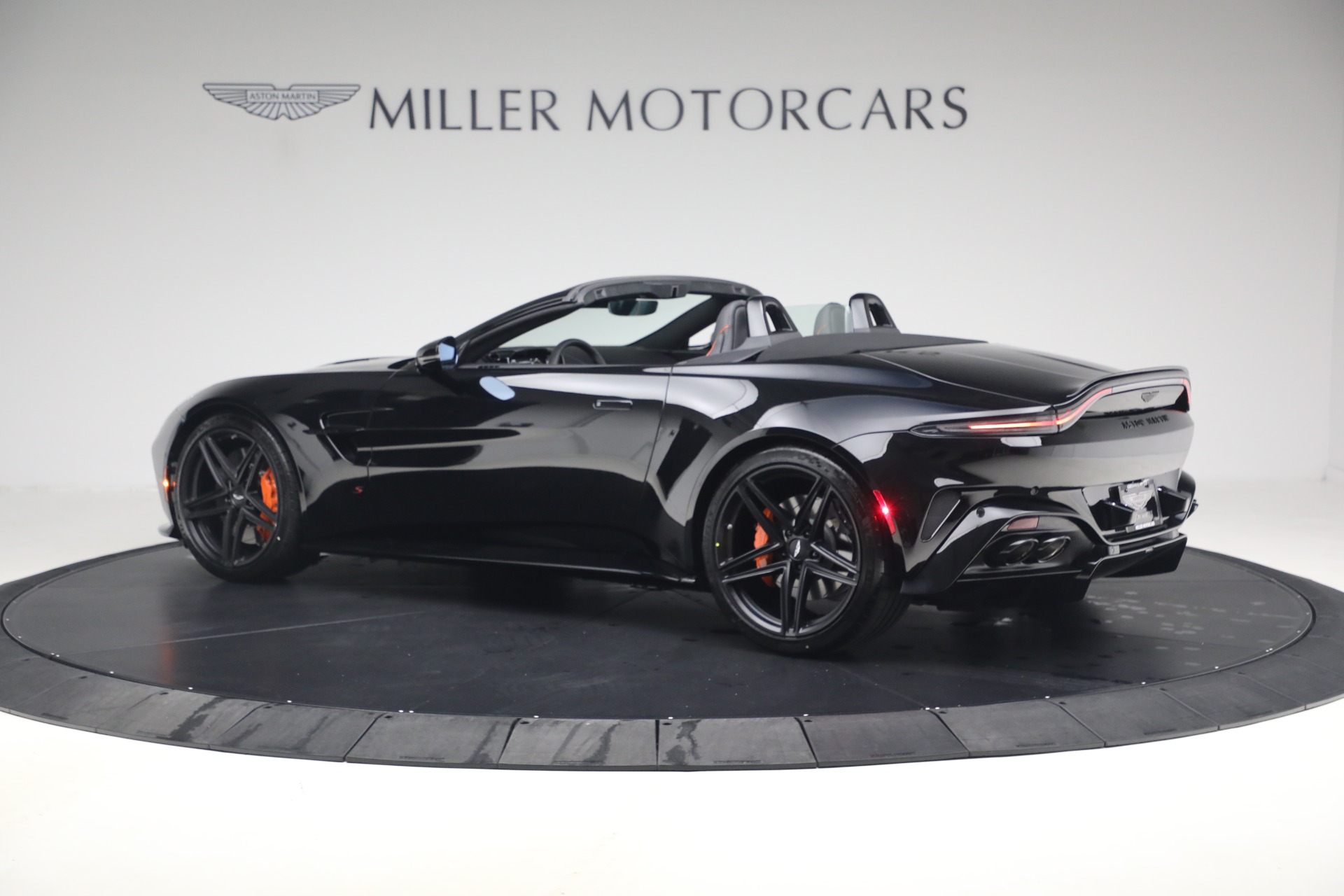 New-2026-Aston-Martin-Vantage-S-Roadster