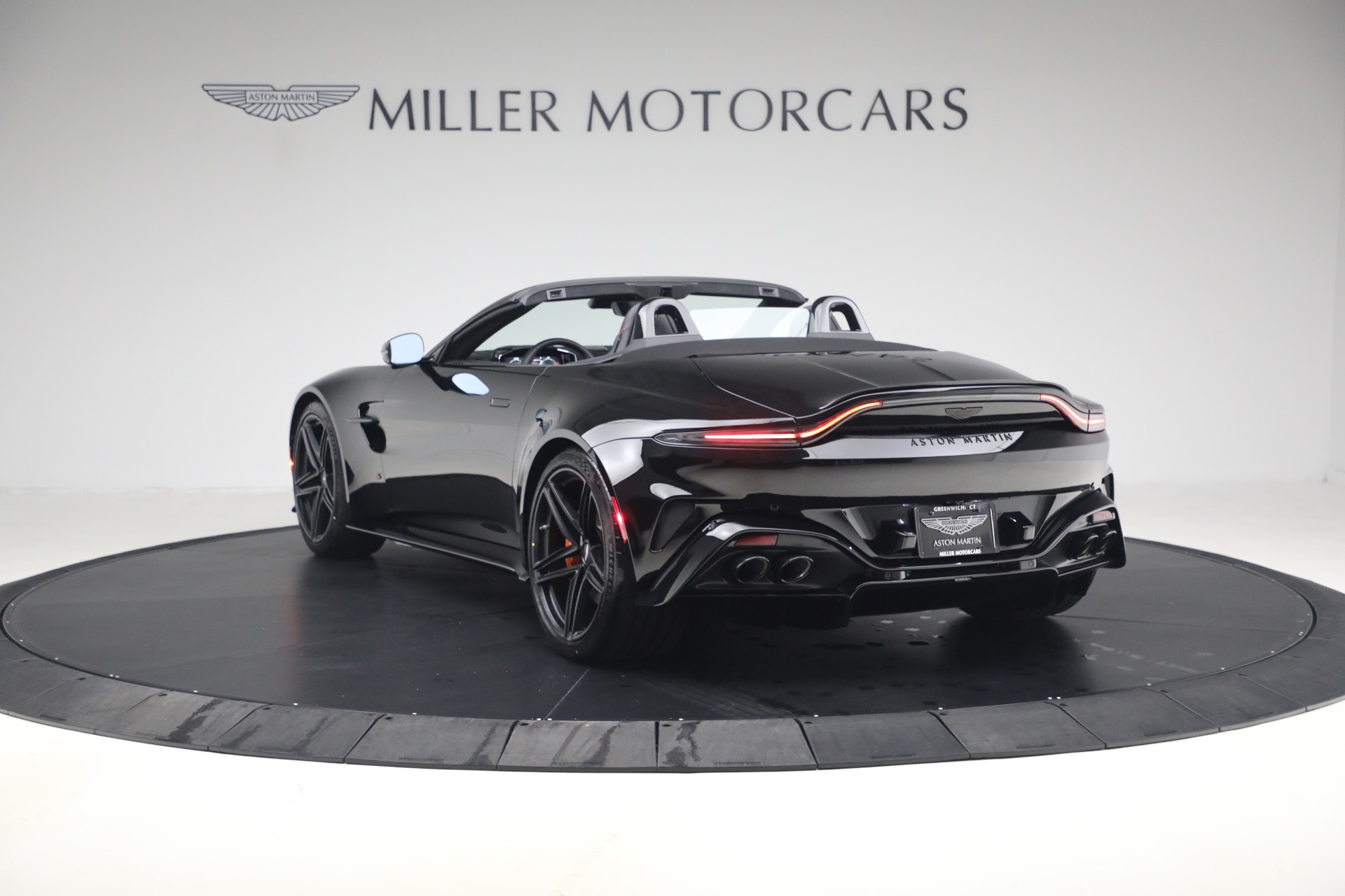 New-2026-Aston-Martin-Vantage-S-Roadster