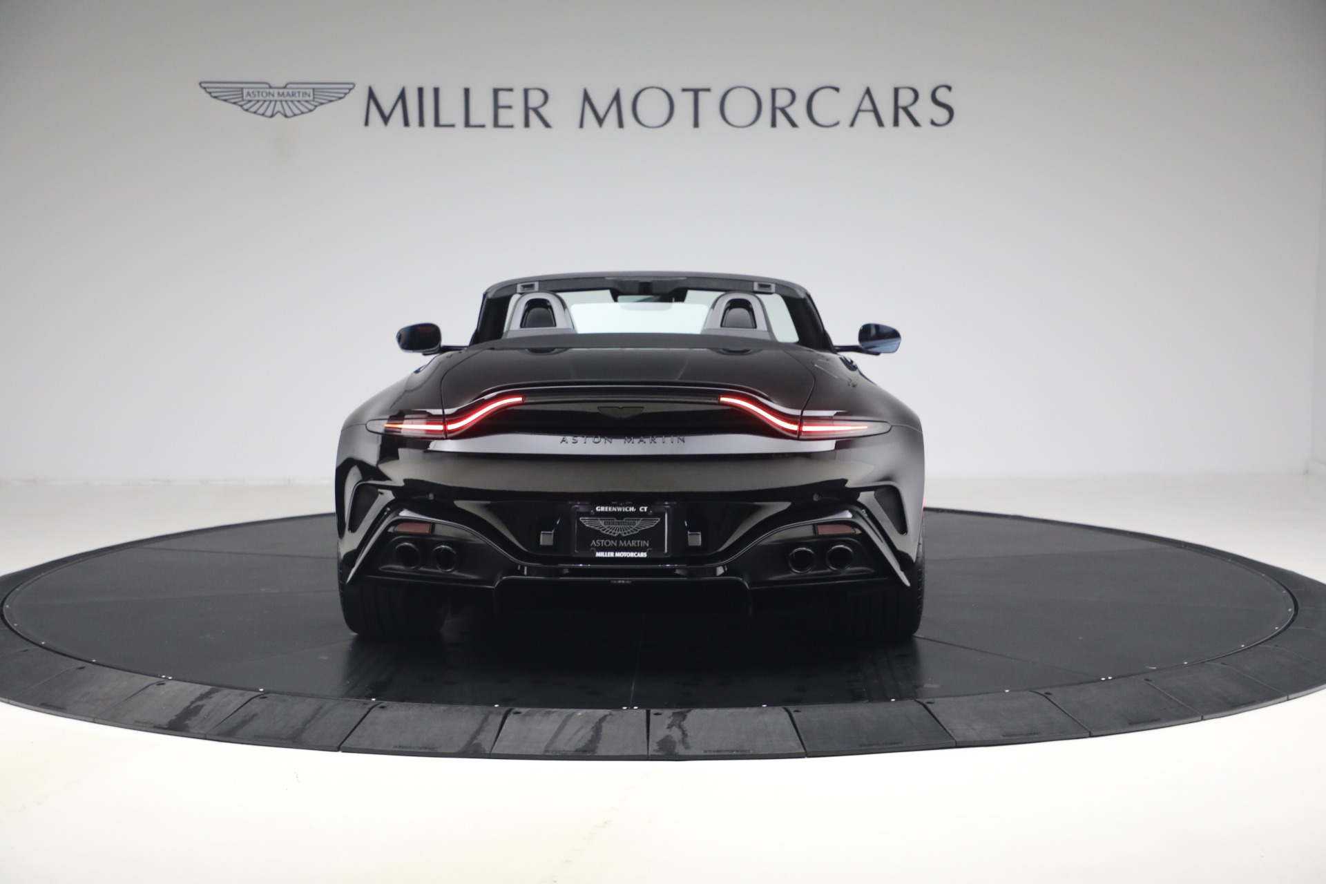 New-2026-Aston-Martin-Vantage-S-Roadster