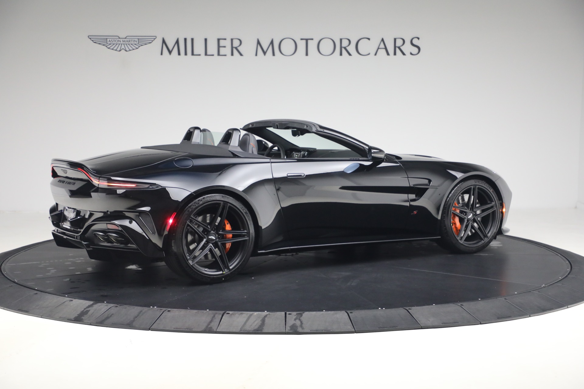 New-2026-Aston-Martin-Vantage-S-Roadster
