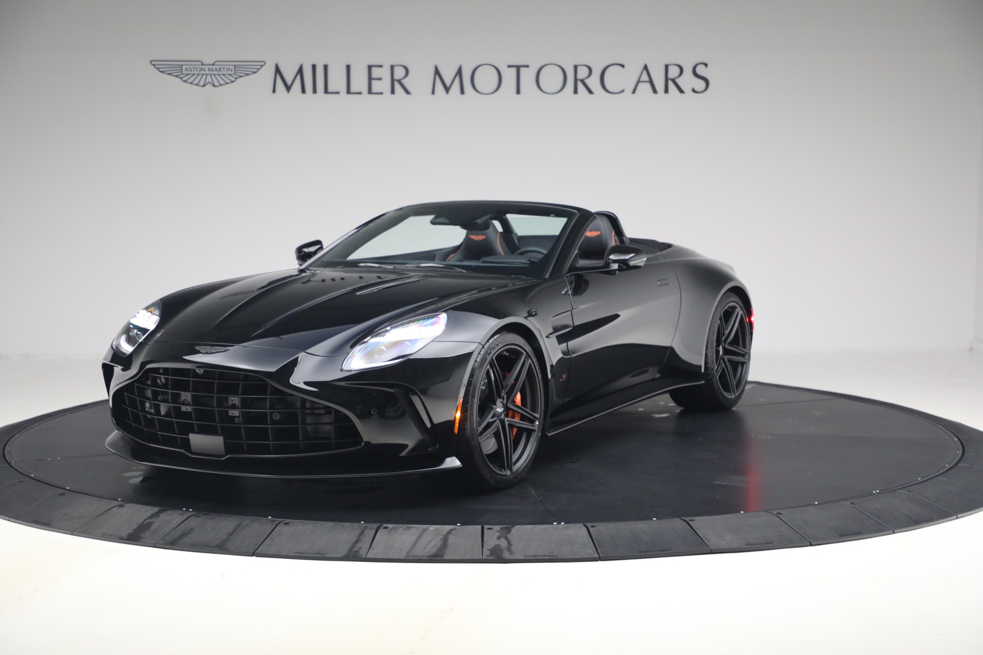 New-2026-Aston-Martin-Vantage-S-Roadster