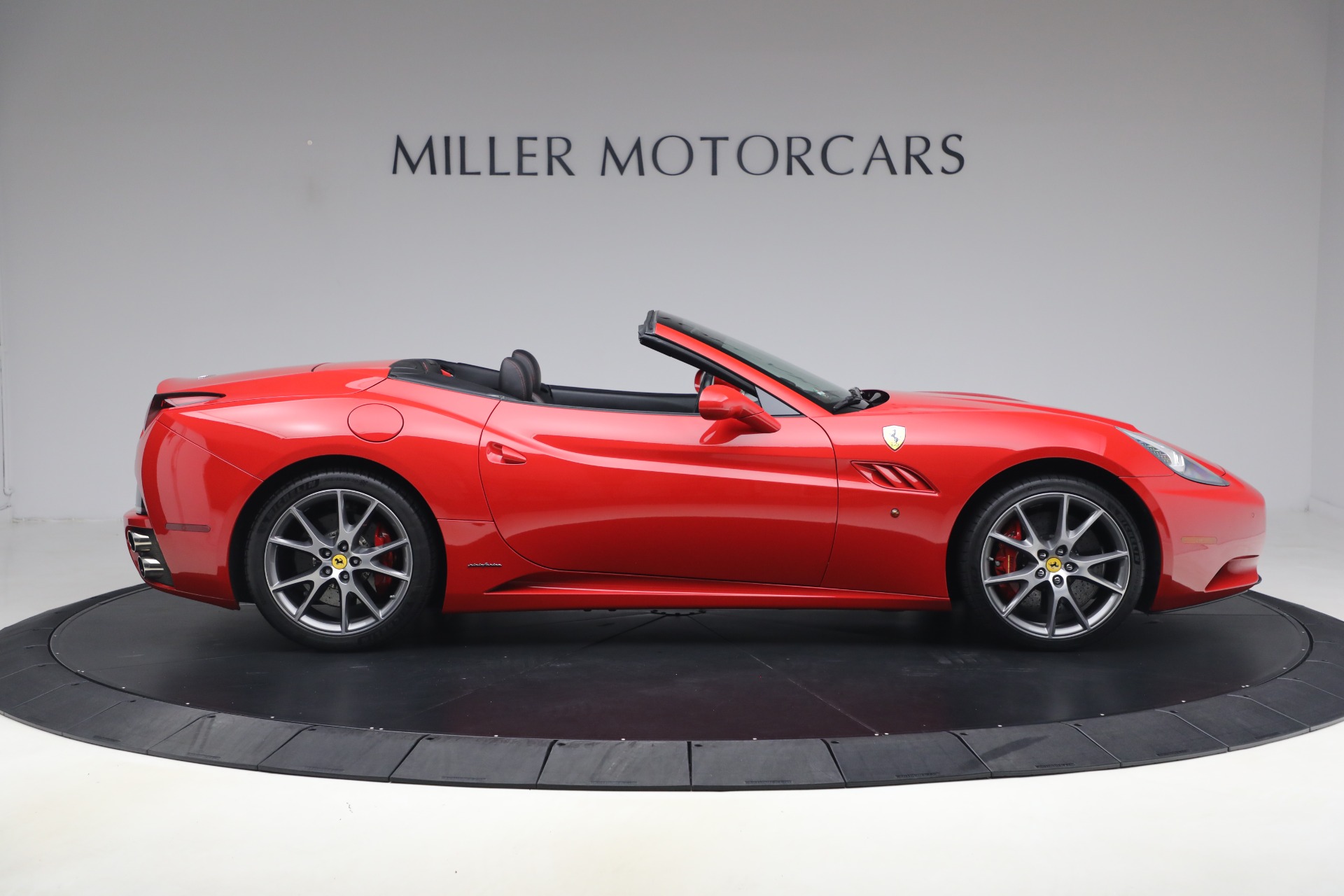 Used-2014-Ferrari-California-30