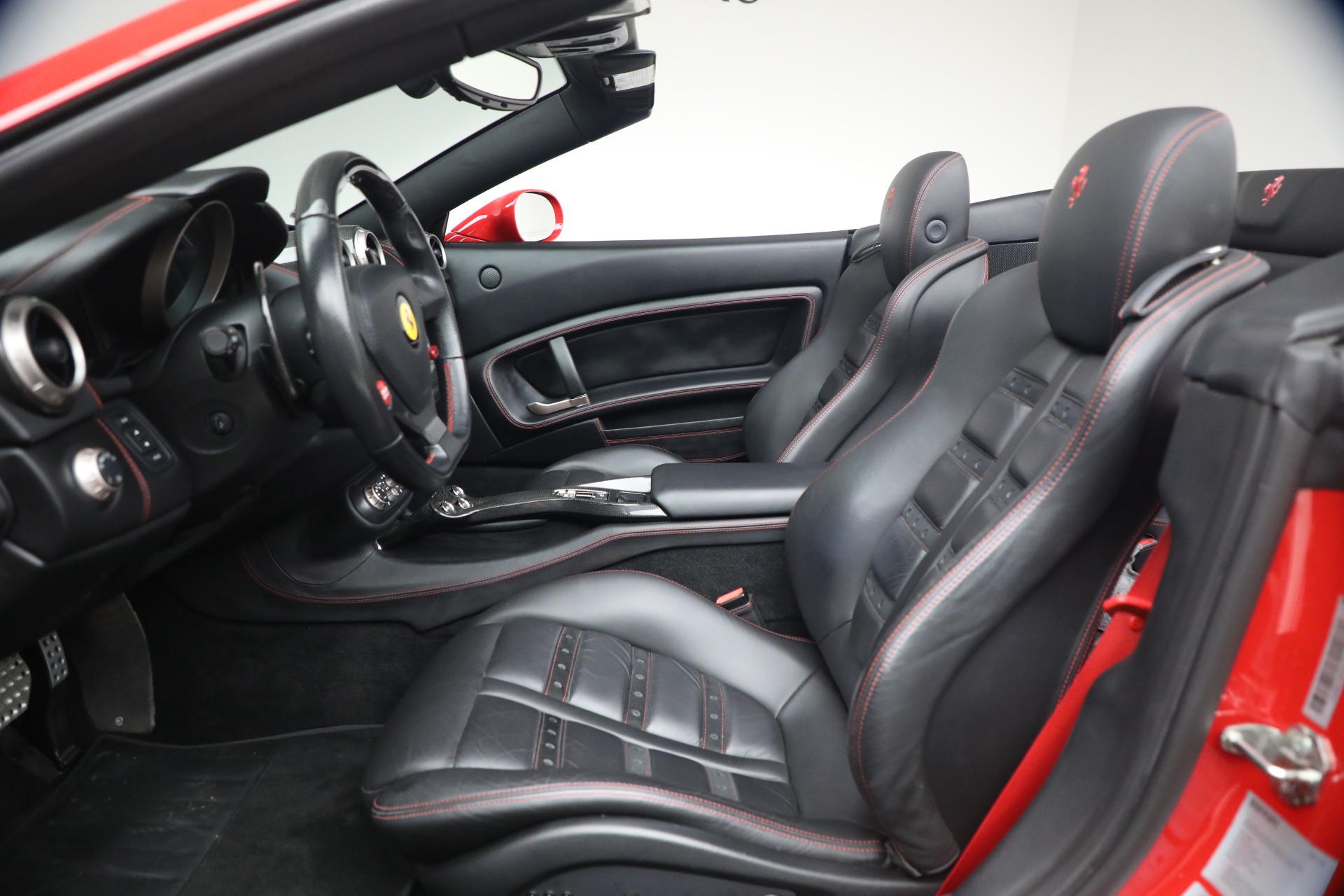 Used-2014-Ferrari-California-30