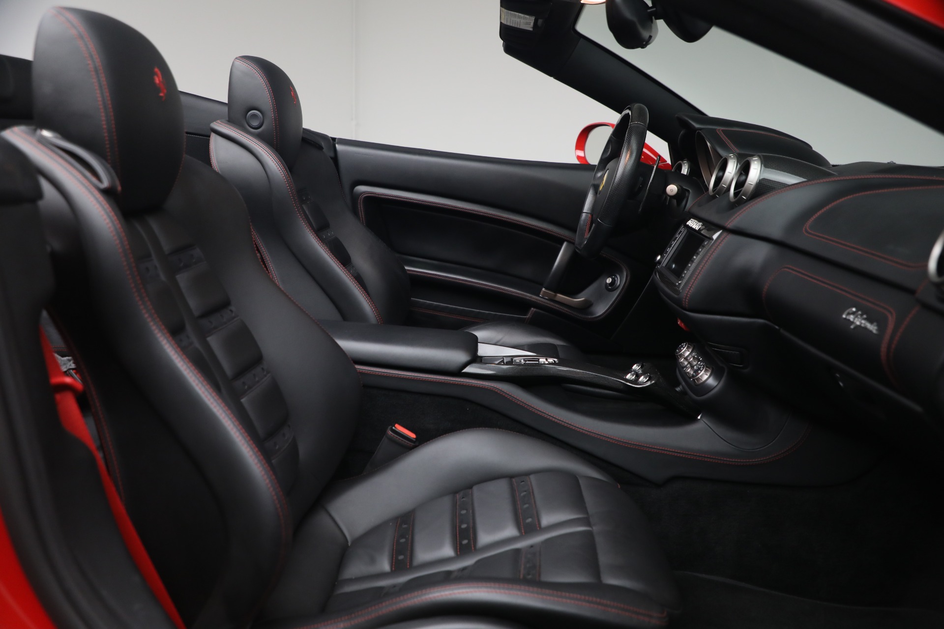 Used-2014-Ferrari-California-30