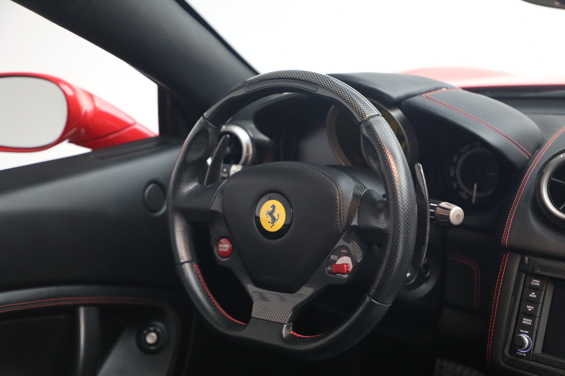 Used-2014-Ferrari-California-30