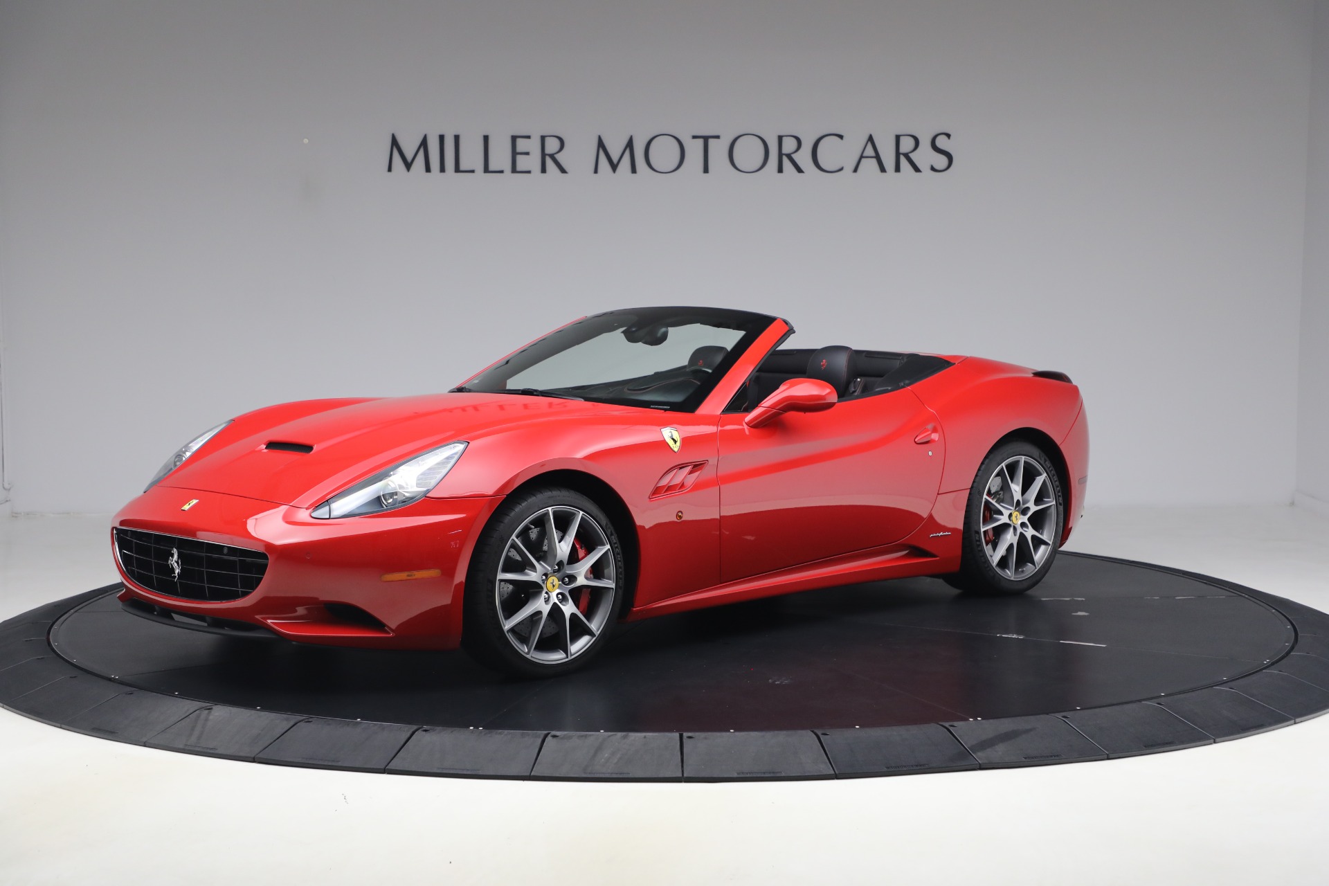 Used-2014-Ferrari-California-30